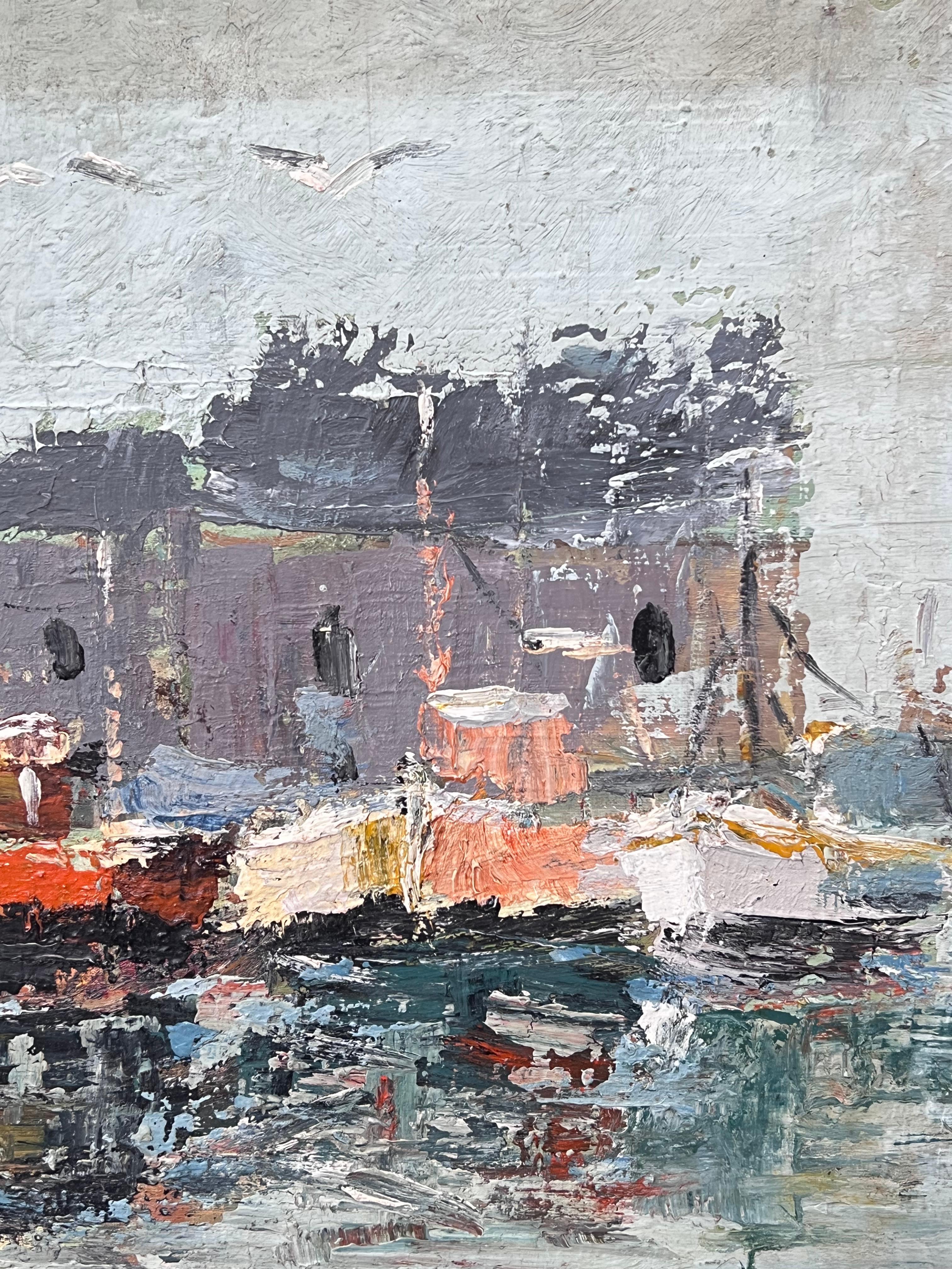 Unscharfe bunte Boote in den dicken blauen Gewässern Französisch Landschaft Ölgemälde (Grau), Landscape Painting, von Fanch Lel