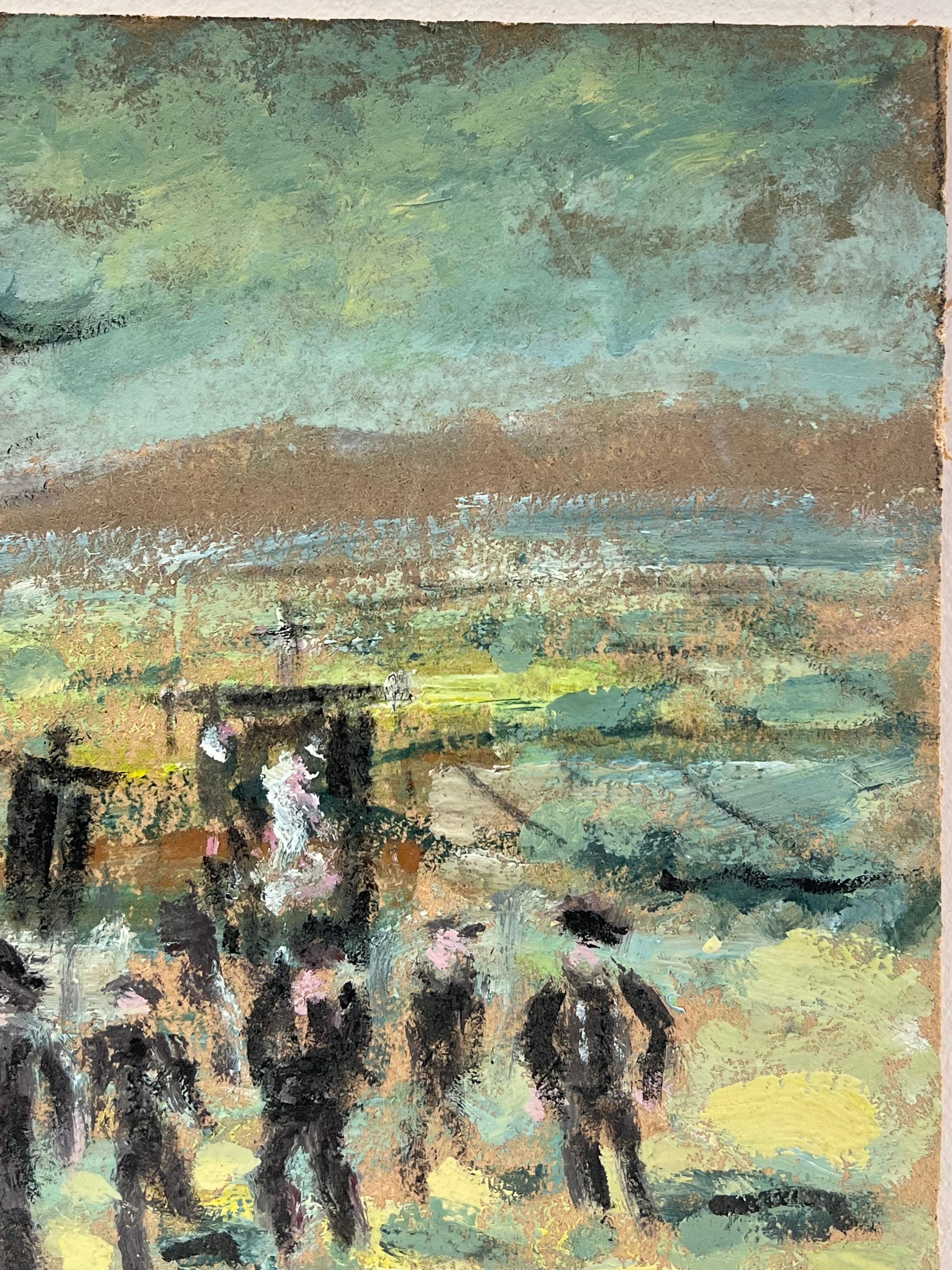 Figures marchant à travers le défilé dans le village français Greene & Greene Peinture à l'huile - Impressionnisme Painting par Fanch Lel