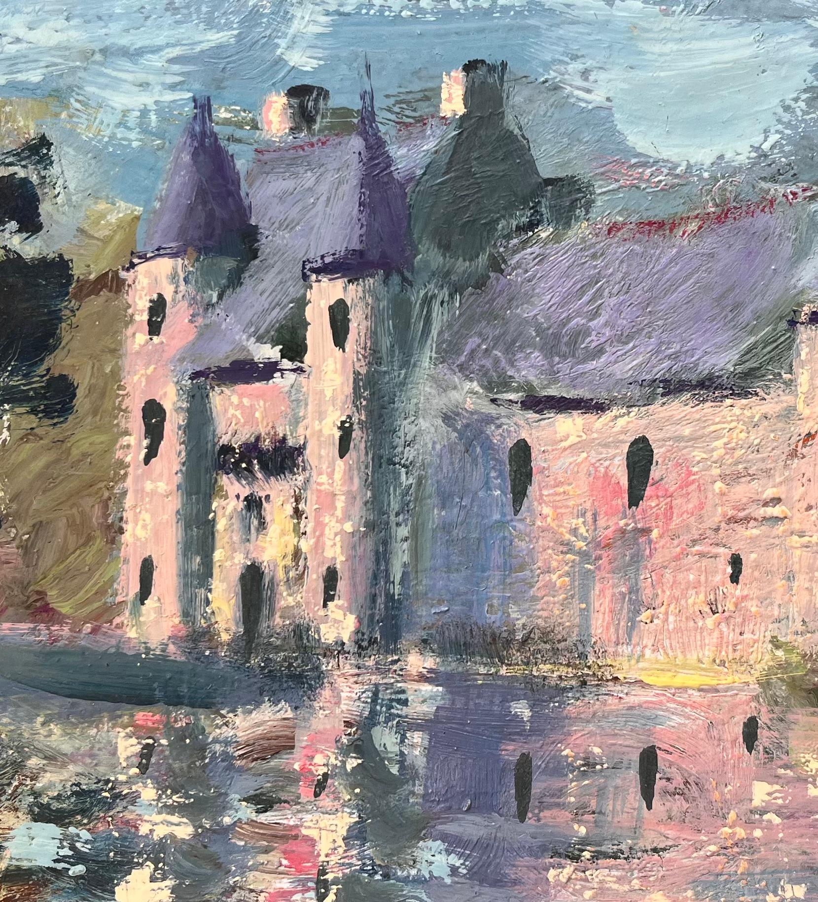 Peinture à l'huile d'un paysage de château français avec reflet dans un lac et tour à tourelles en vente 2
