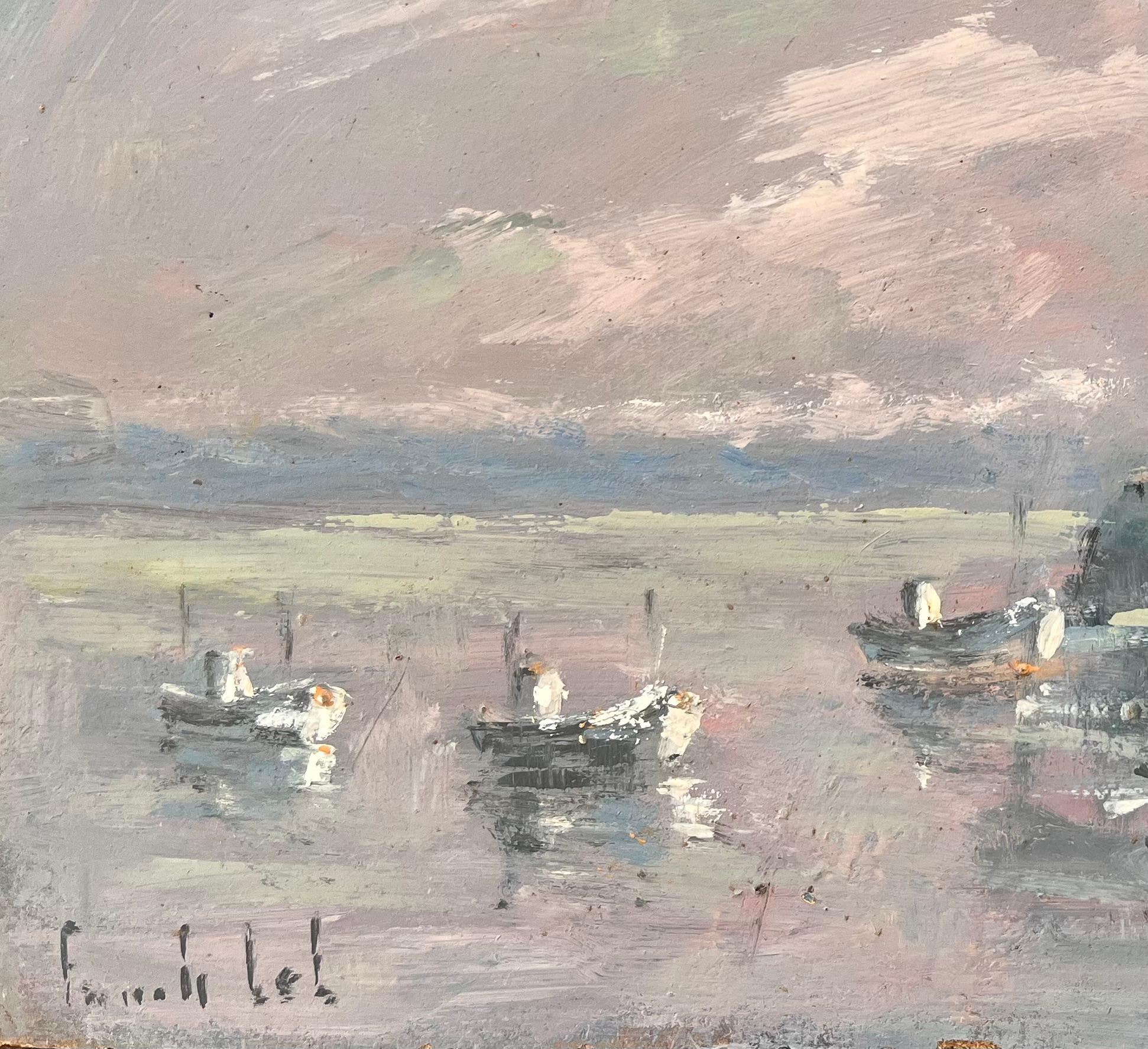 Titel: Französisches Küsten-Ölgemälde mit Leuchtturm und Fischerbooten in Le Port d'Étaples
Von Fanch Lel
Unterschrieben: Ja
Größe: 13 x 16,25 Zoll (Höhe x Breite)
Ölgemälde auf Karton, ungerahmt
Zustand: Das Gemälde ist in gutem Zustand mit
