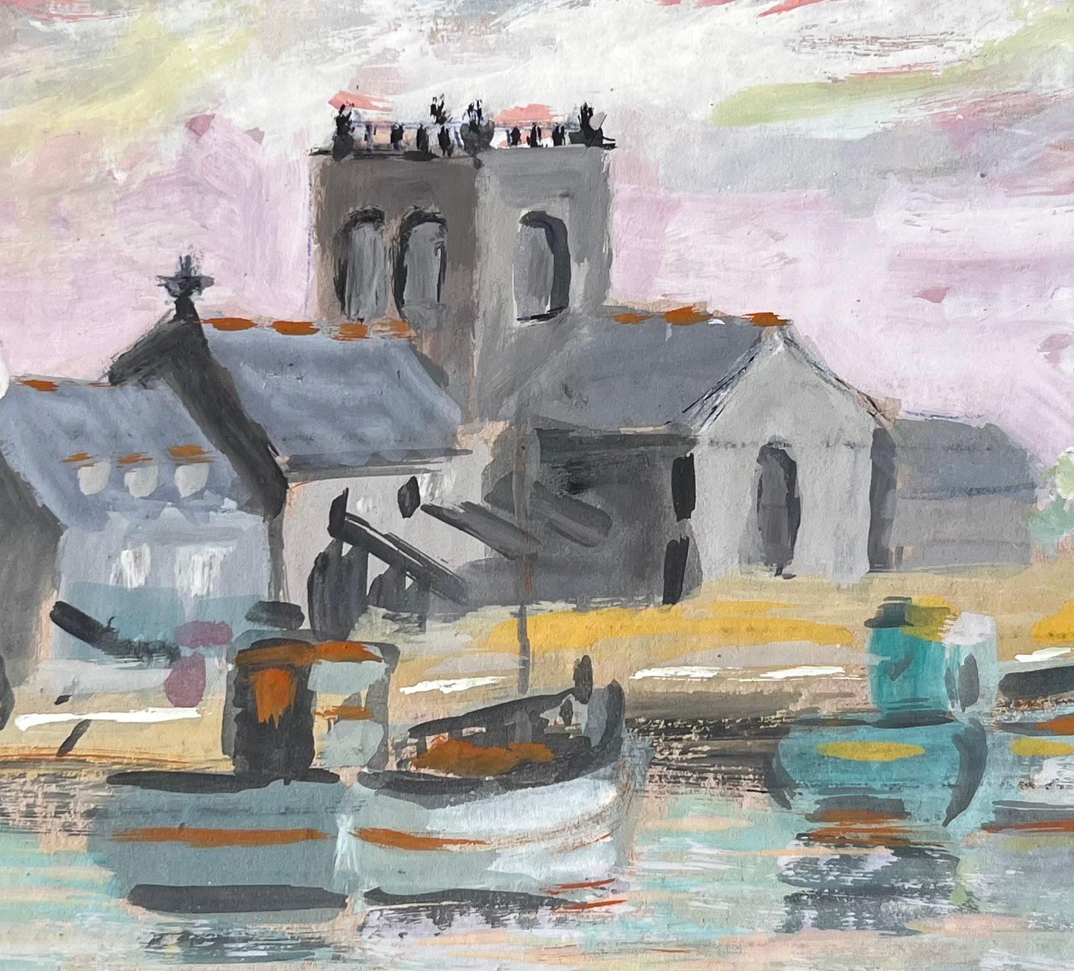 Scène de port française avec bateaux d'église et ligne d'horizon du village à la gouache en vente 2