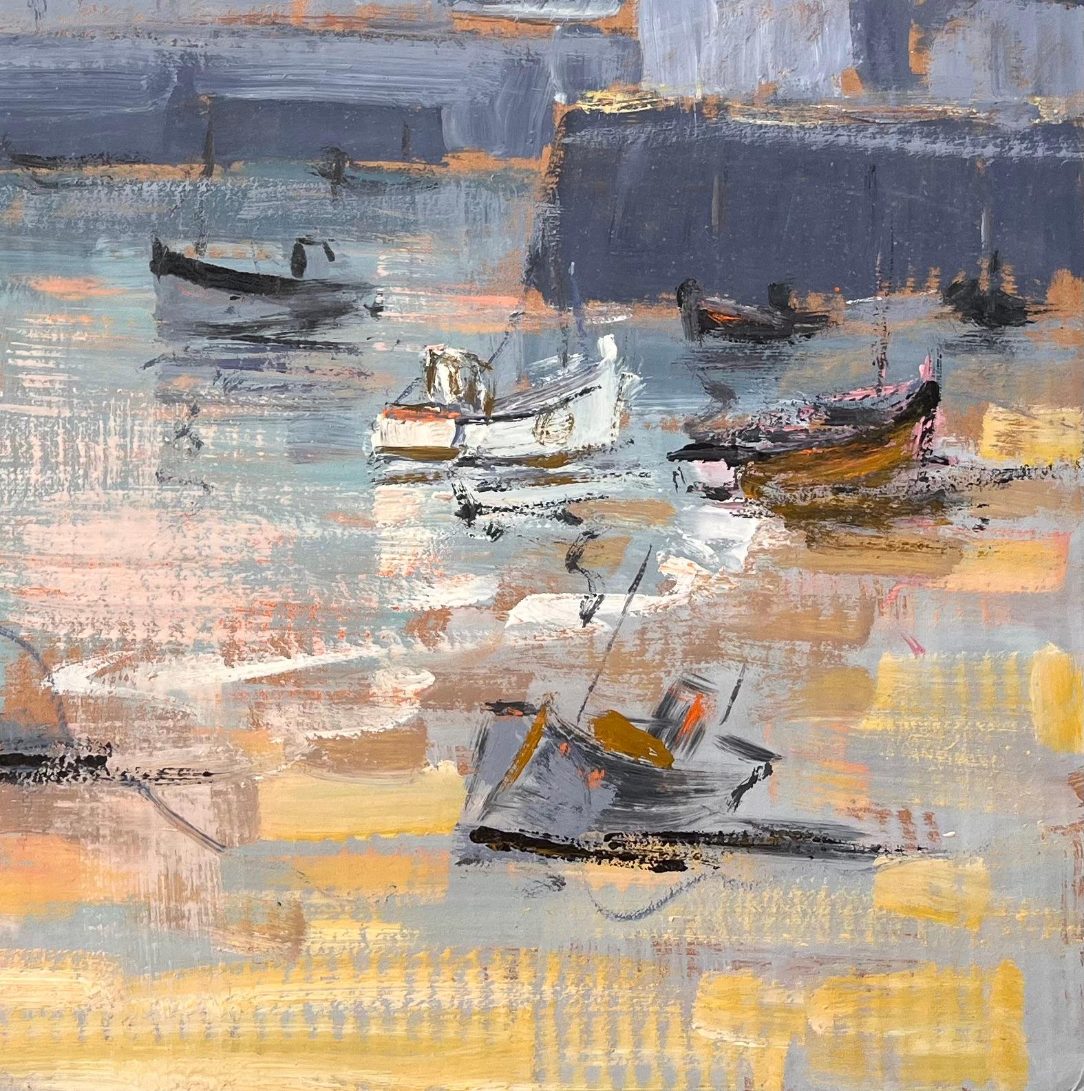 Scena del porto francese con barche ormeggiate e paesaggio urbano distante al tramonto - Painting Impressionismo di Fanch Lel