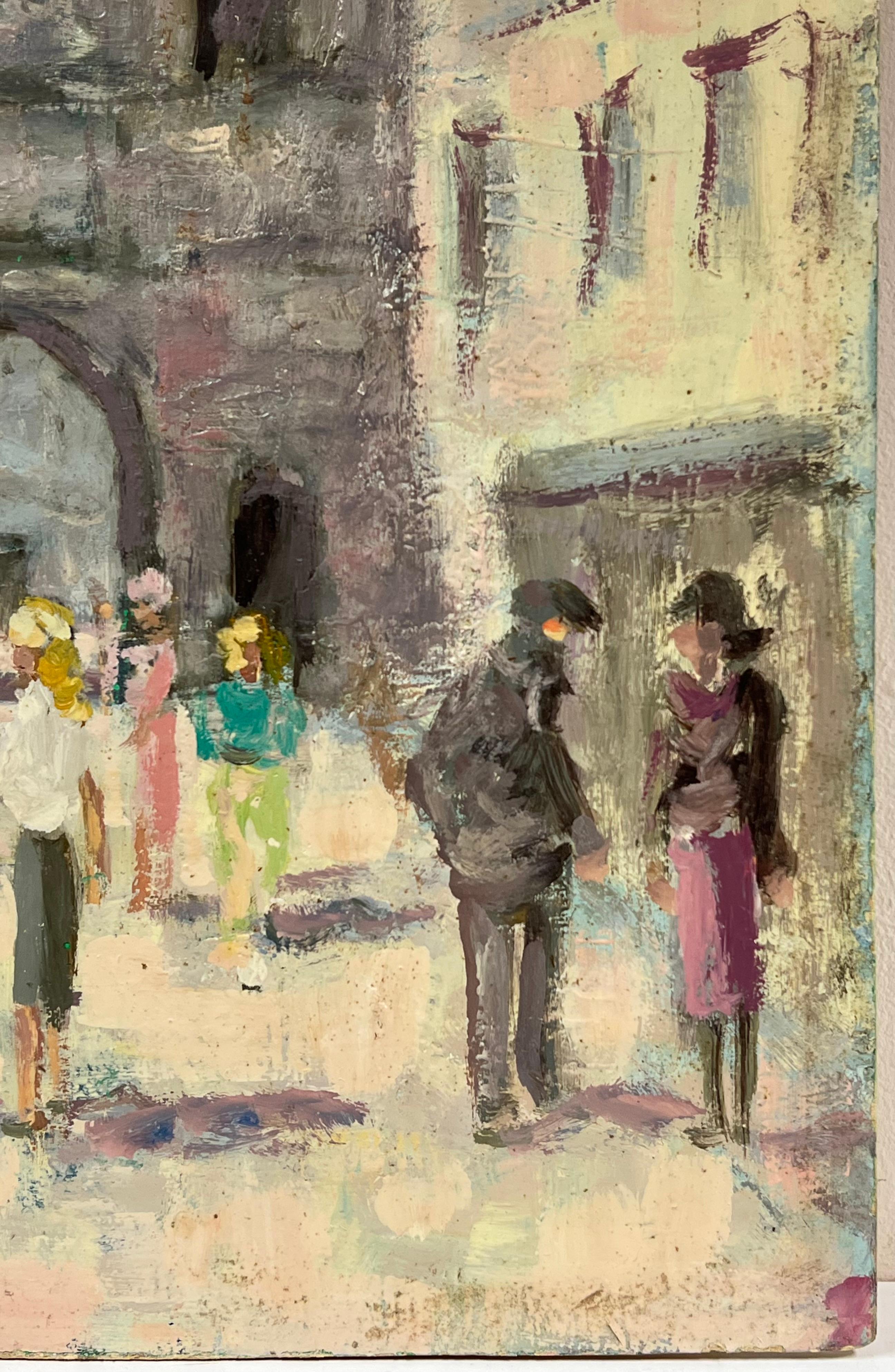 Scena impressionista francese con figure che passeggiano attraverso la porta del villaggio in vendita 1