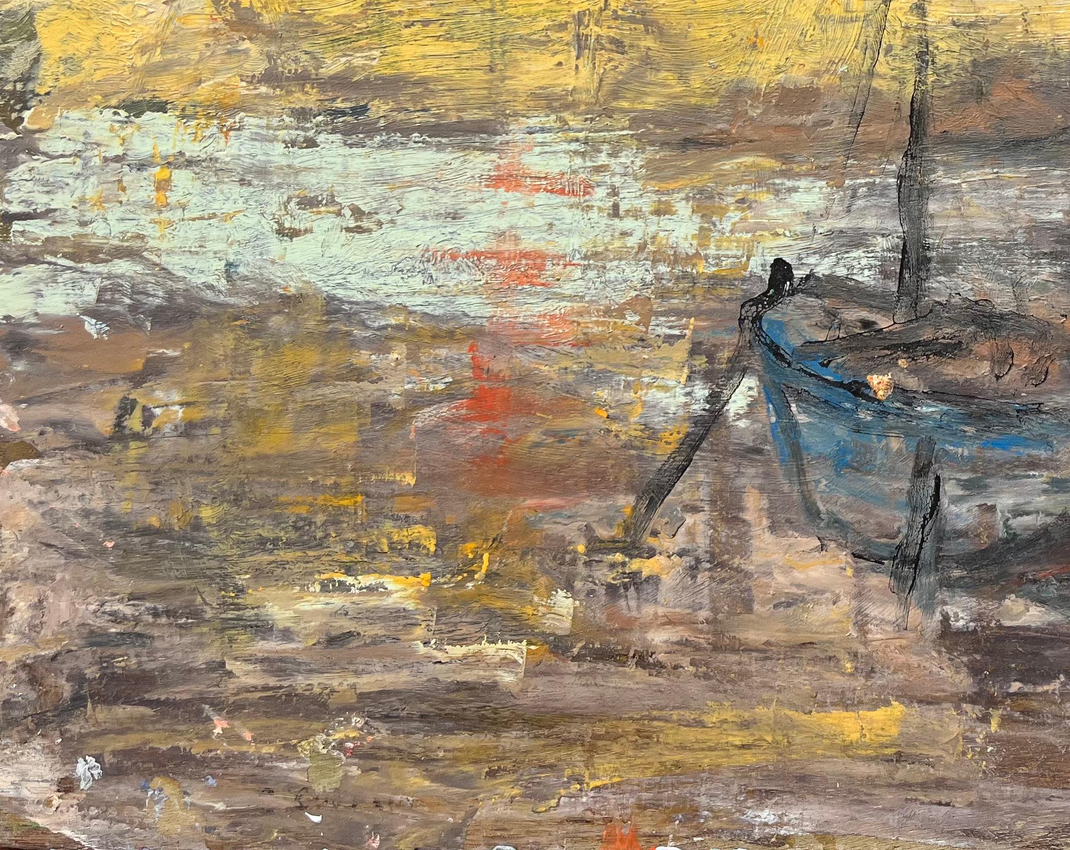 Paysage marin impressionniste français représentant un bateau amarré au coucher du soleil dans un ciel jaune - Jaune Landscape Painting par Fanch Lel
