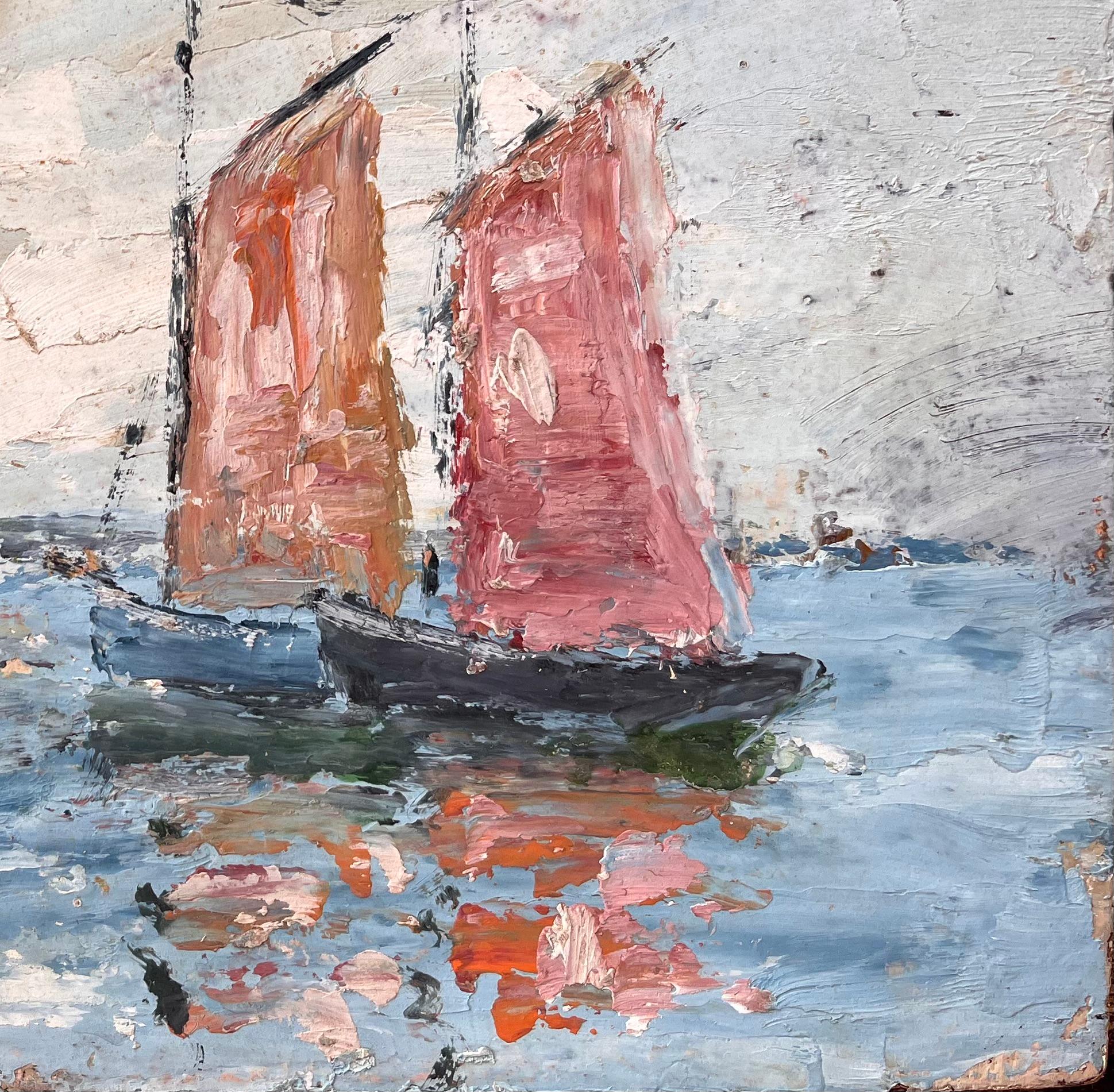 Französischer Impressionismus Seelandschaft mit roten Segelbooten und Leuchtturm (Grau), Landscape Painting, von Fanch Lel