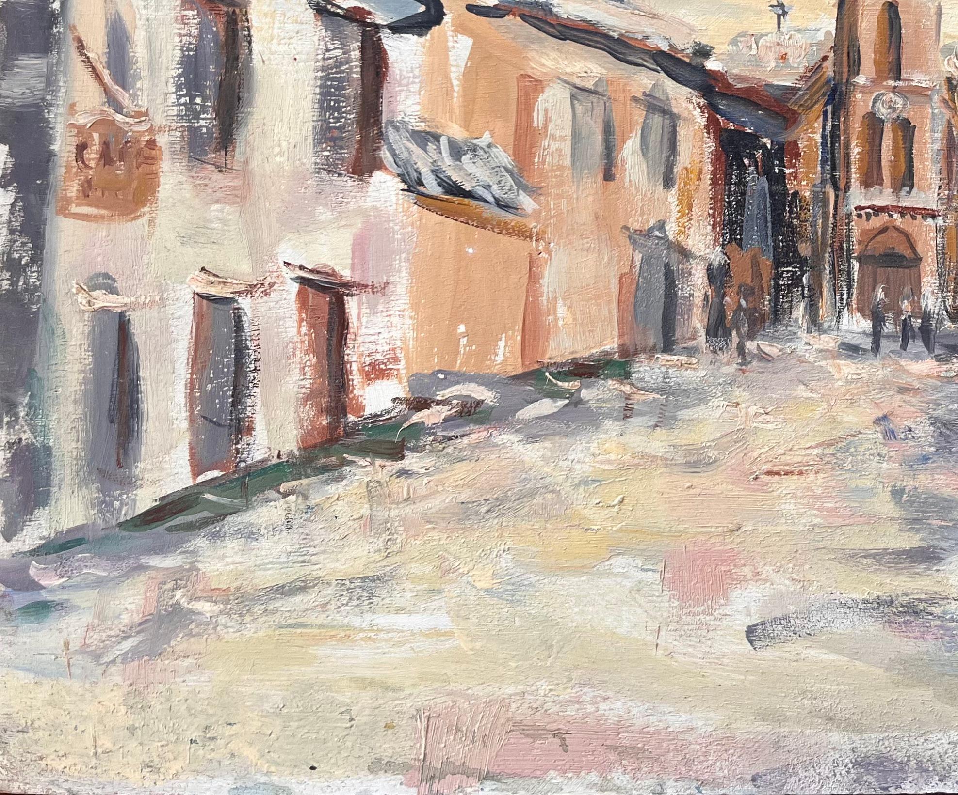 Titel: Französischer Impressionist Straßenszene mit Kirche und schneebedeckten Bäumen in der Abenddämmerung
Von Fanch Lel
Unterzeichnet: ja
Größe: 15 x 18 Zoll (Höhe x Breite)
Ölgemälde auf Karton, ungerahmt
Zustand: Das Gemälde ist in gutem Zustand