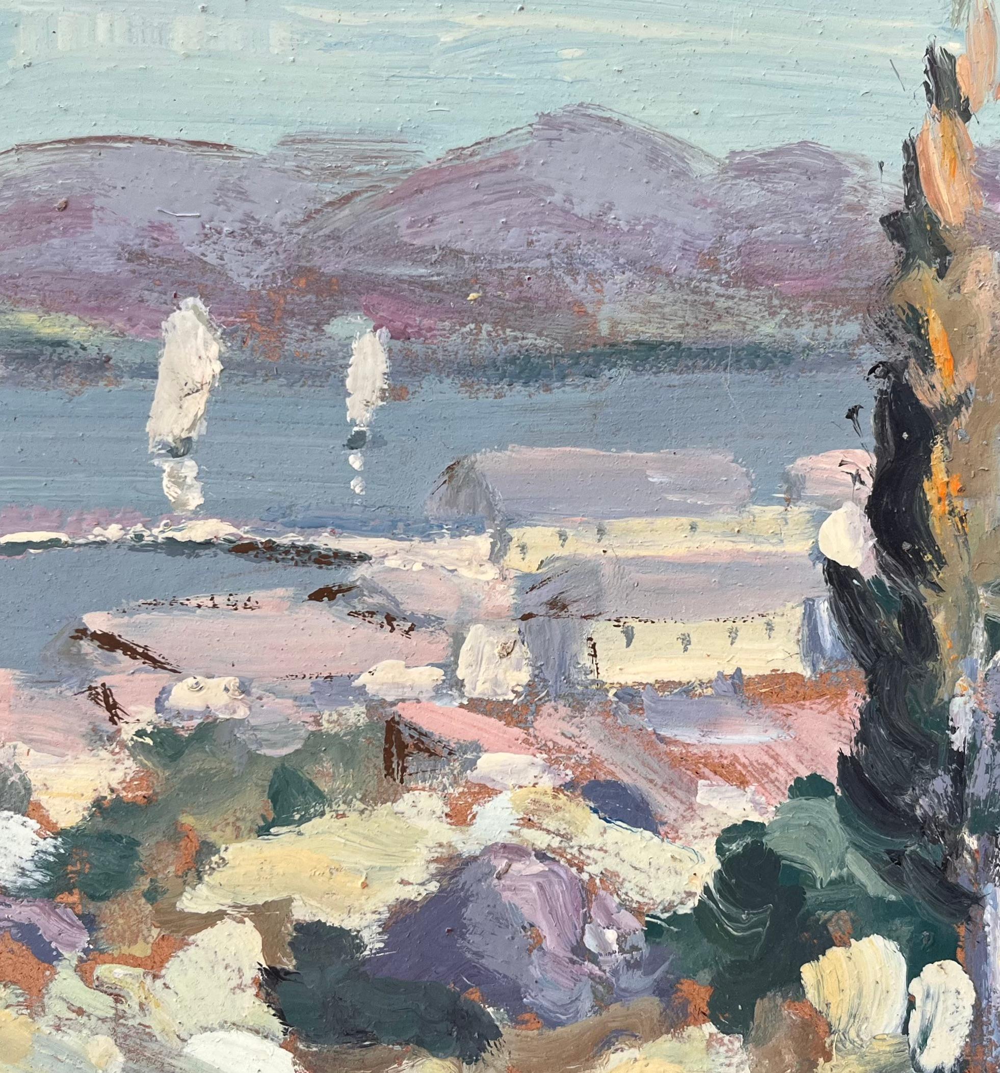 Französische Landschaft des Golfs von Ajaccio in Korsika mit Bäumen und Segelbooten im Angebot 2