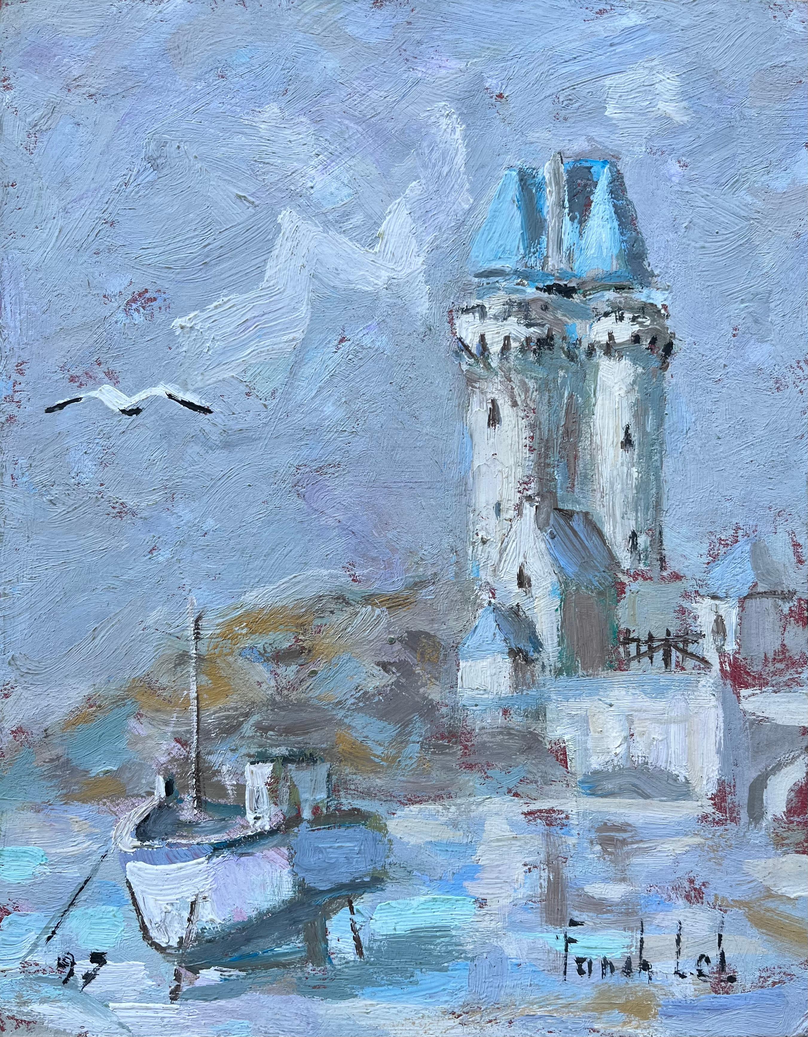 Figurative Painting de Fanch Lel - Pintura al Óleo Francesa de Castillo junto al Mar con Barco de Pesca y Gaviota