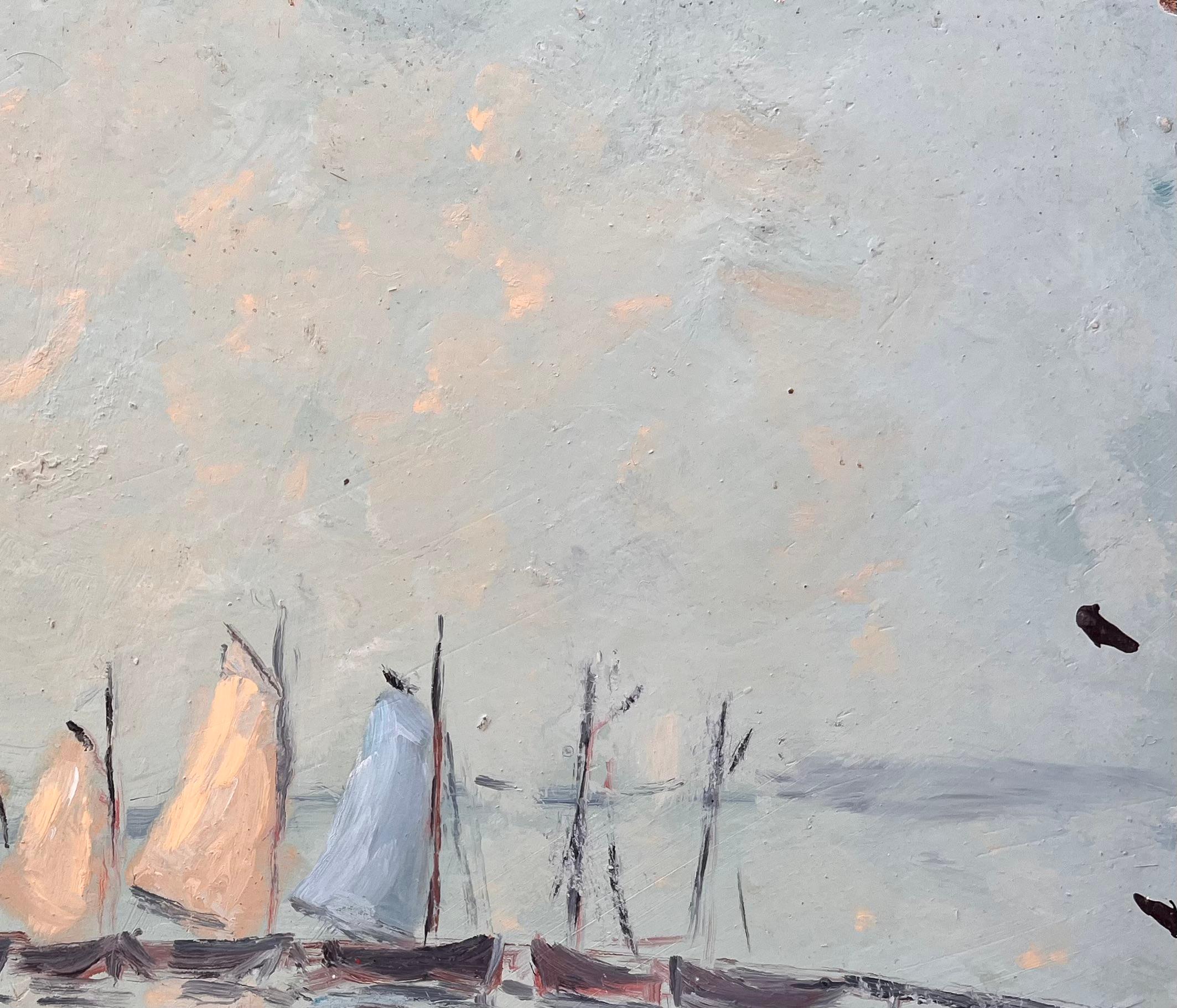 Paesaggio marino francese dipinto a olio con barche a vela tradizionali ormeggiate in acque calme - Abstract Painting Grigio di Fanch Lel