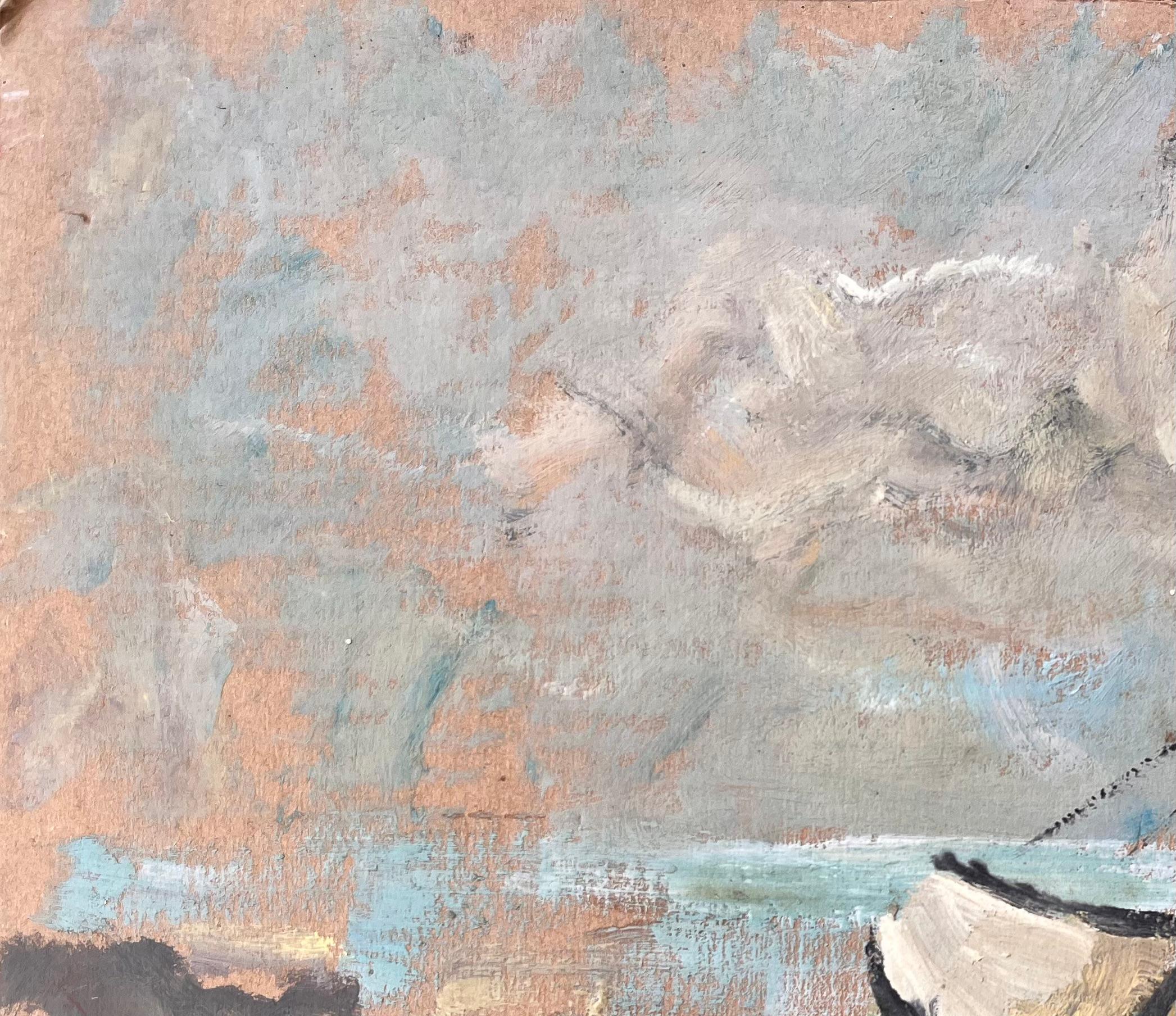 Impressionistisches Strand-Segelboot auf tiefem Tide-Schirm unter wolkenfrohem Himmel (Grau), Landscape Painting, von Fanch Lel