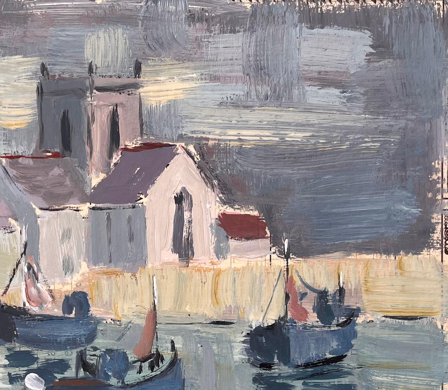 Titel: Impressionistische Hafenszene mit Fischerbooten und Church's unter bewölktem Himmel
Von Fanch Lel
Unterschrieben: Ja
Größe: 10,5 x 15 Zoll (Höhe x Breite)
Ölgemälde auf Karton, ungerahmt
Zustand: Das Gemälde ist in gutem Zustand mit