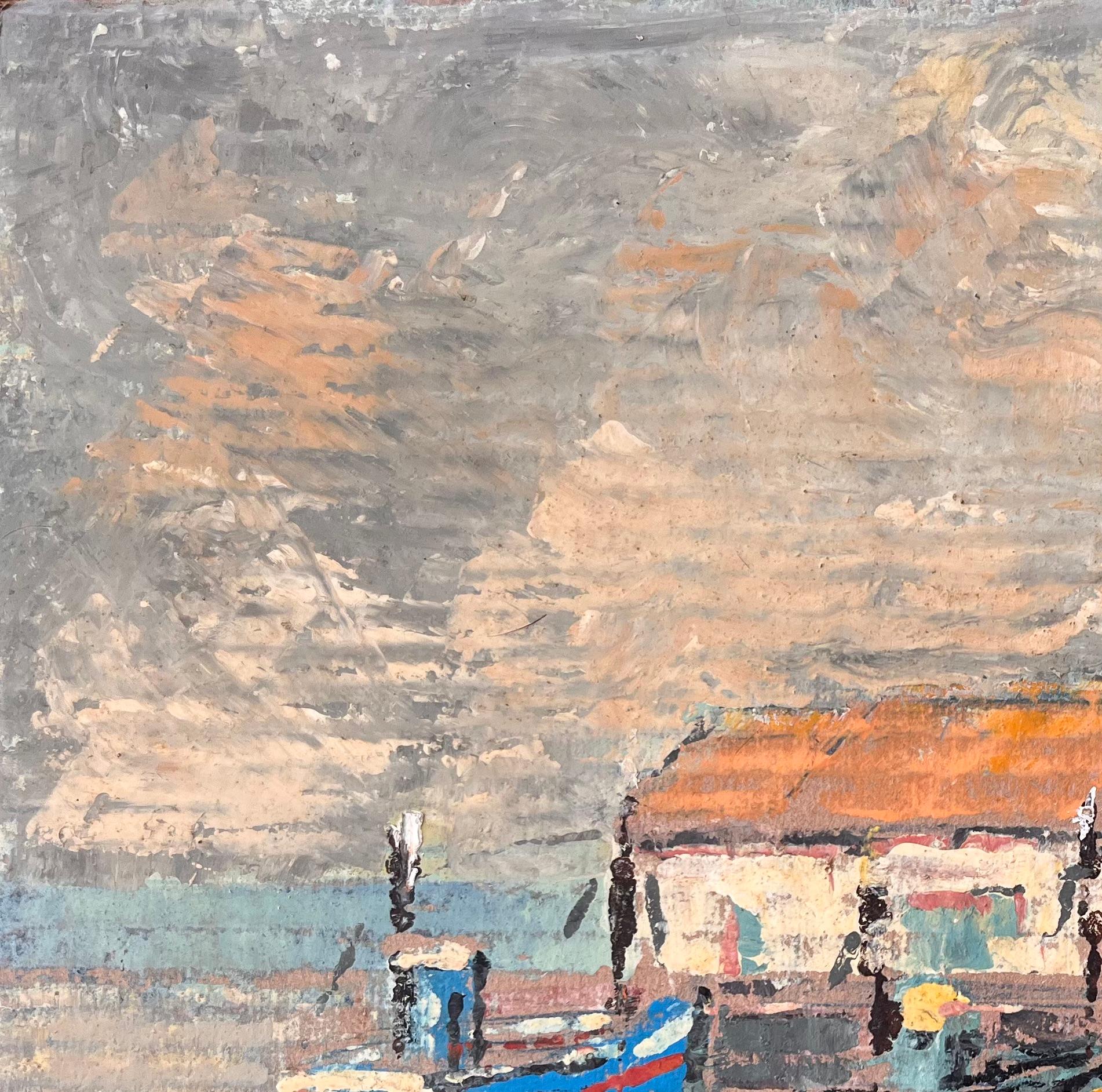 Titel: Impressionistisches Gemälde von Fischerbooten und Bootshaus unter dramatischem Himmel
Von Fanch Lel
Unterschrieben: Ja
Größe: 13 x 16,25 Zoll (Höhe x Breite)
Ölgemälde auf Karton, ungerahmt
Zustand: Das Gemälde ist in gutem Zustand mit