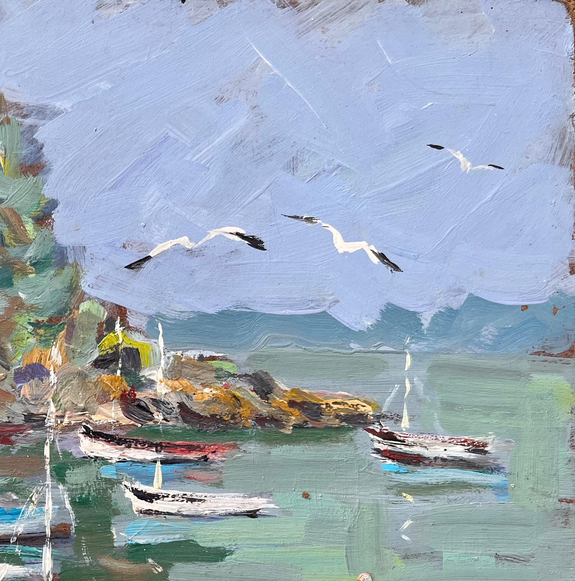 Impressionistische friedliche Hafenszene mit Fischerbooten und Kiefern in der Bretagne im Angebot 1