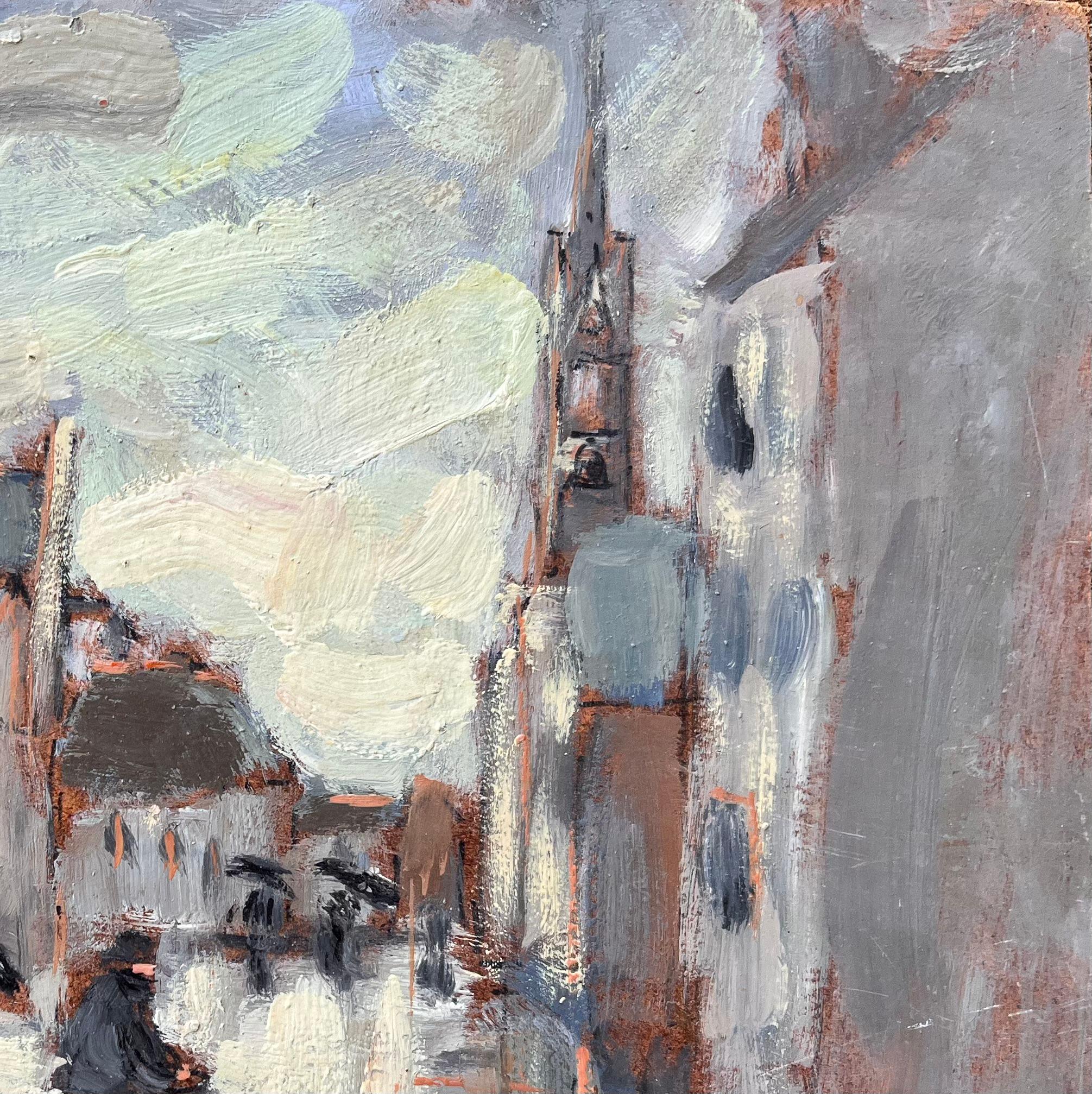 Scena di strada impressionista di un villaggio piovoso con figure e chiesa in Francia in vendita 1
