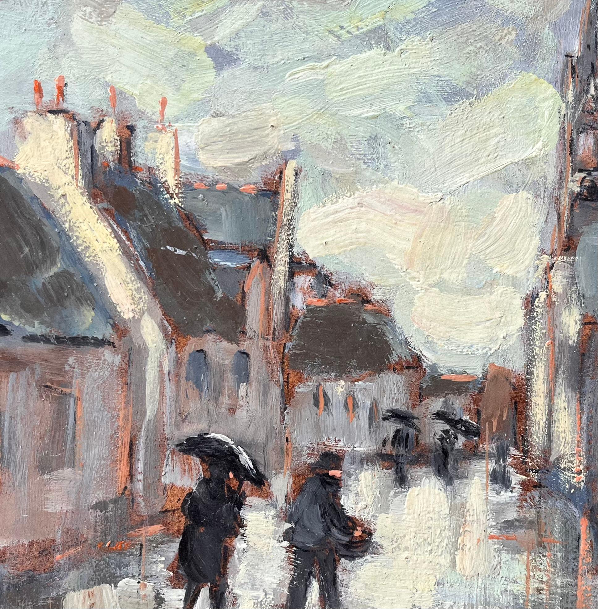 Scena di strada impressionista di un villaggio piovoso con figure e chiesa in Francia in vendita 2