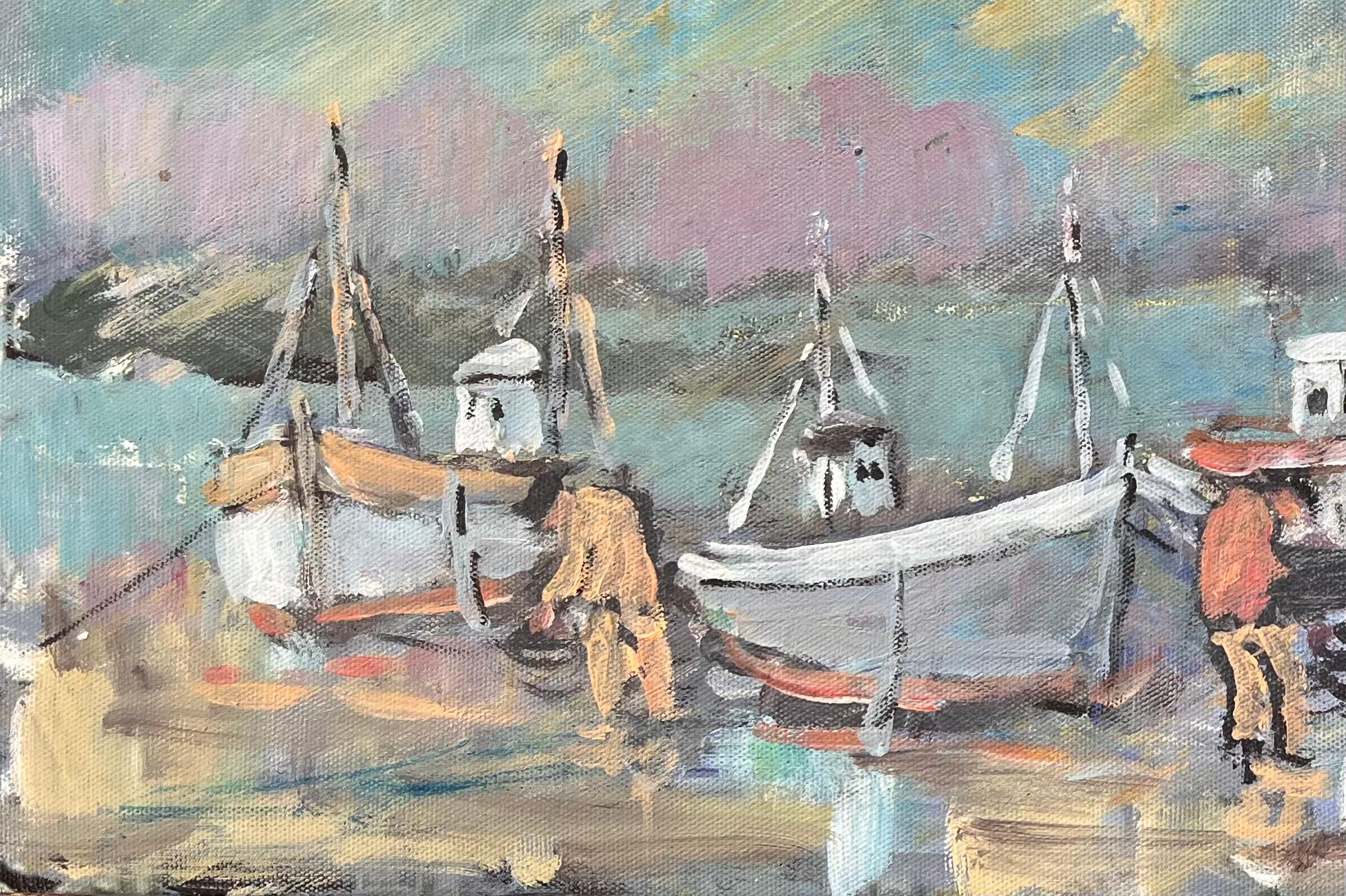 Titel: Impressionistische Szene von Fischerbooten und Fischern bei Ebbe mit buntem Himmel
Von Fanch Lel
Unterschrieben: Ja
Größe: 9,75 x 19,75 Zoll (Höhe x Breite)
Acrylgemälde auf Leinwand, ungerahmt
Zustand: Das Gemälde ist in gutem