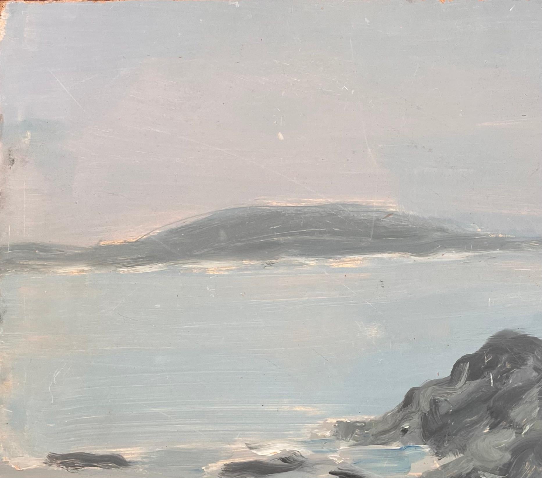 Titel: Impressionistisches Seestück der Chausey-Inseln mit Booten und Felsen
Von Fanch Lel
Unterschrieben: Ja
Größe: 19,75 x 25,5 Zoll (Höhe x Breite)
Ölgemälde auf Karton, ungerahmt
Zustand: Das Gemälde ist in gutem Zustand mit ausdrucksstarker