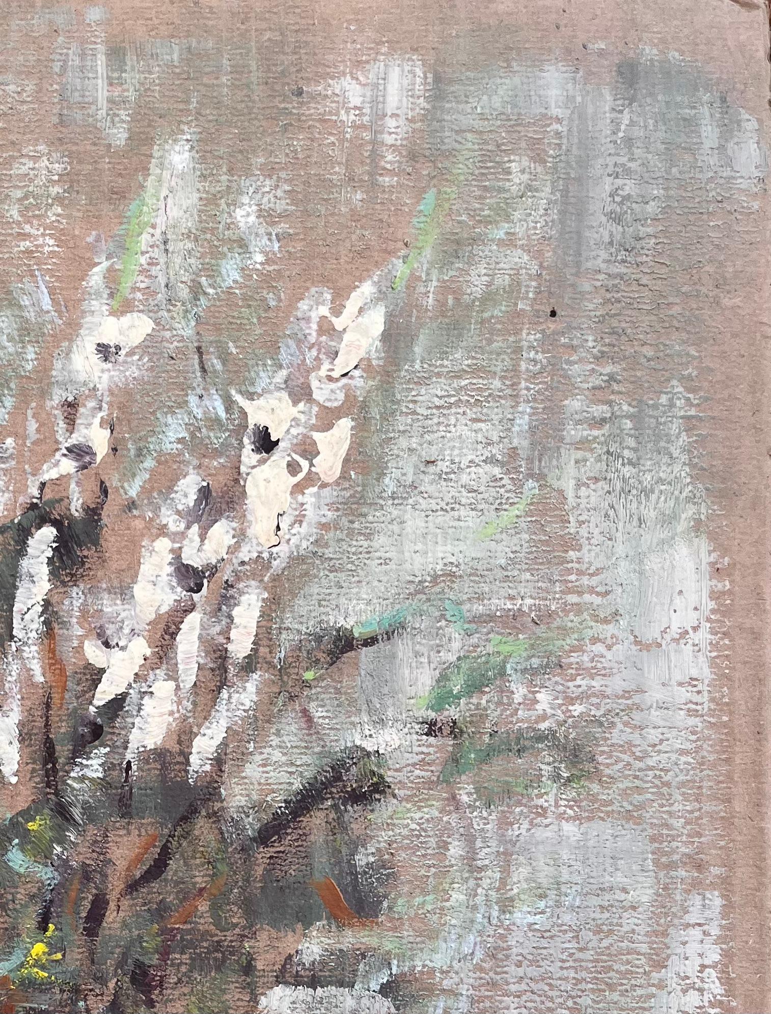 Impressionistisches Stillleben mit weißen Gladiolus-Blumen in pflaumenfarbener Vase (Grau), Abstract Painting, von Fanch Lel