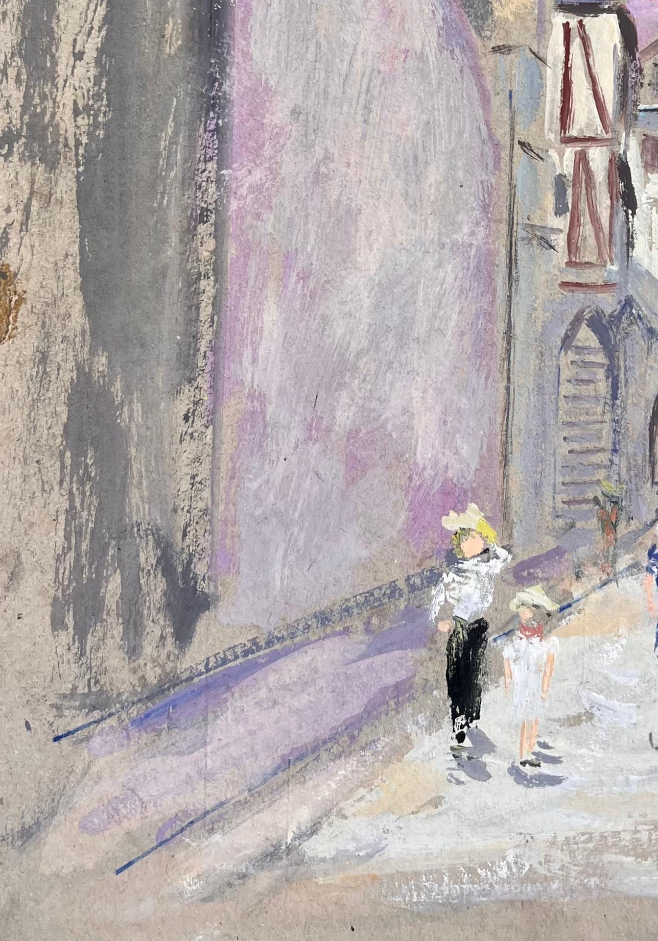 Scène de rue impressionniste du Mont Saint Michel avec touristes et bâtiments - Gris Abstract Painting par Fanch Lel