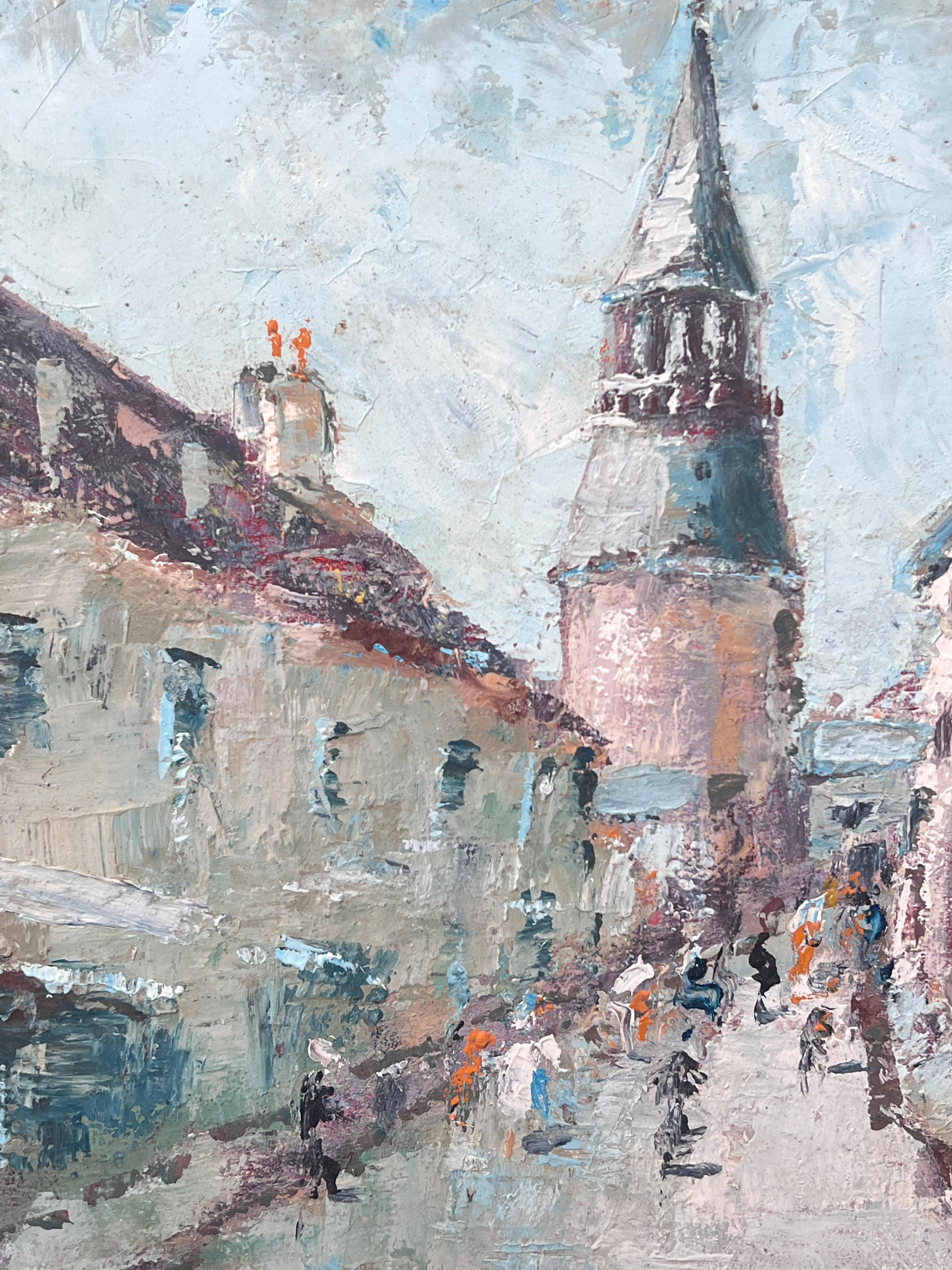 Veduta impressionista di un villaggio francese e di una torre con figure di strada dipinto in vendita 1