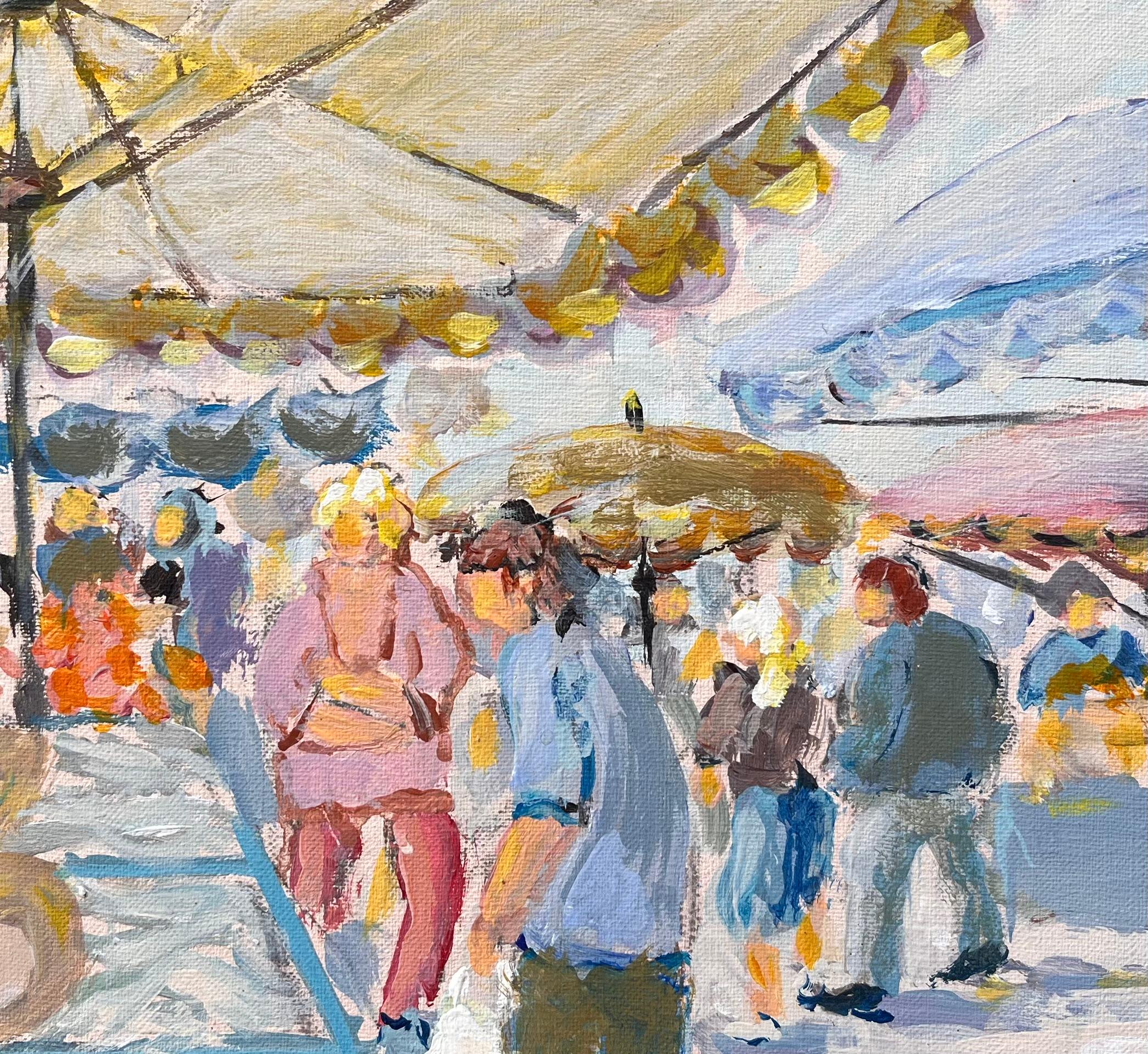 Marché de Dinan - Scena di mercato francese con ombrelli e acquirenti in vendita 2