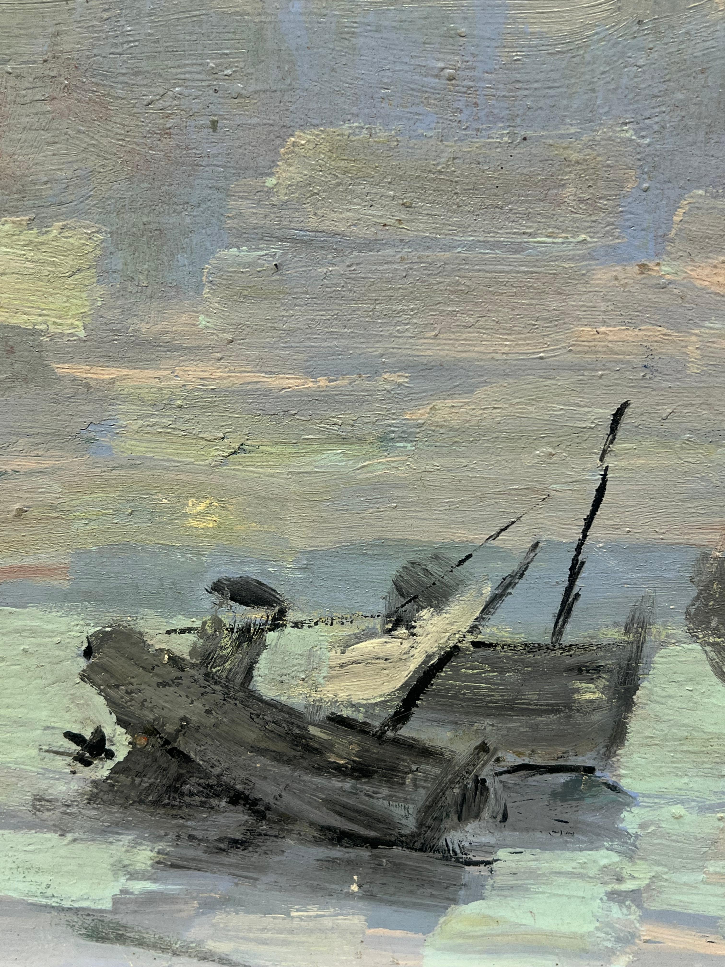 Scena costiera impressionista di metà secolo Paesaggio marino muto con barche all'alba - Figurative Painting Grigio di Fanch Lel
