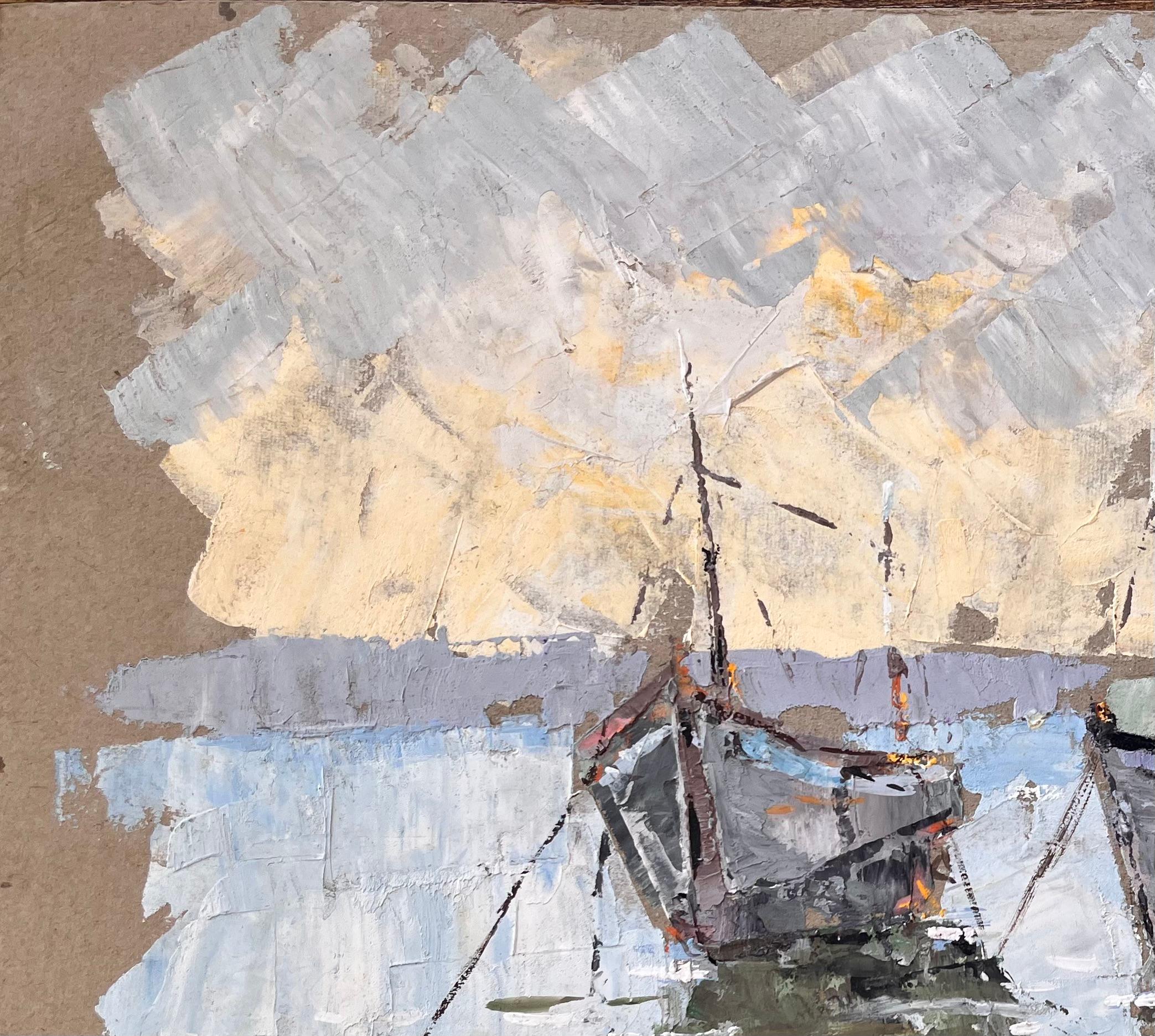 Titel: Texturiertes Küsten-Ölgemälde mit Fischerbooten und Leuchtturm vor dramatischem Himmel
Von Fanch Lel
Unterschrieben: Ja
Größe: 12,25 x 17,25 Zoll (Höhe x Breite)
Ölgemälde auf Karton, ungerahmt
Zustand: Das Gemälde ist in gutem Zustand mit
