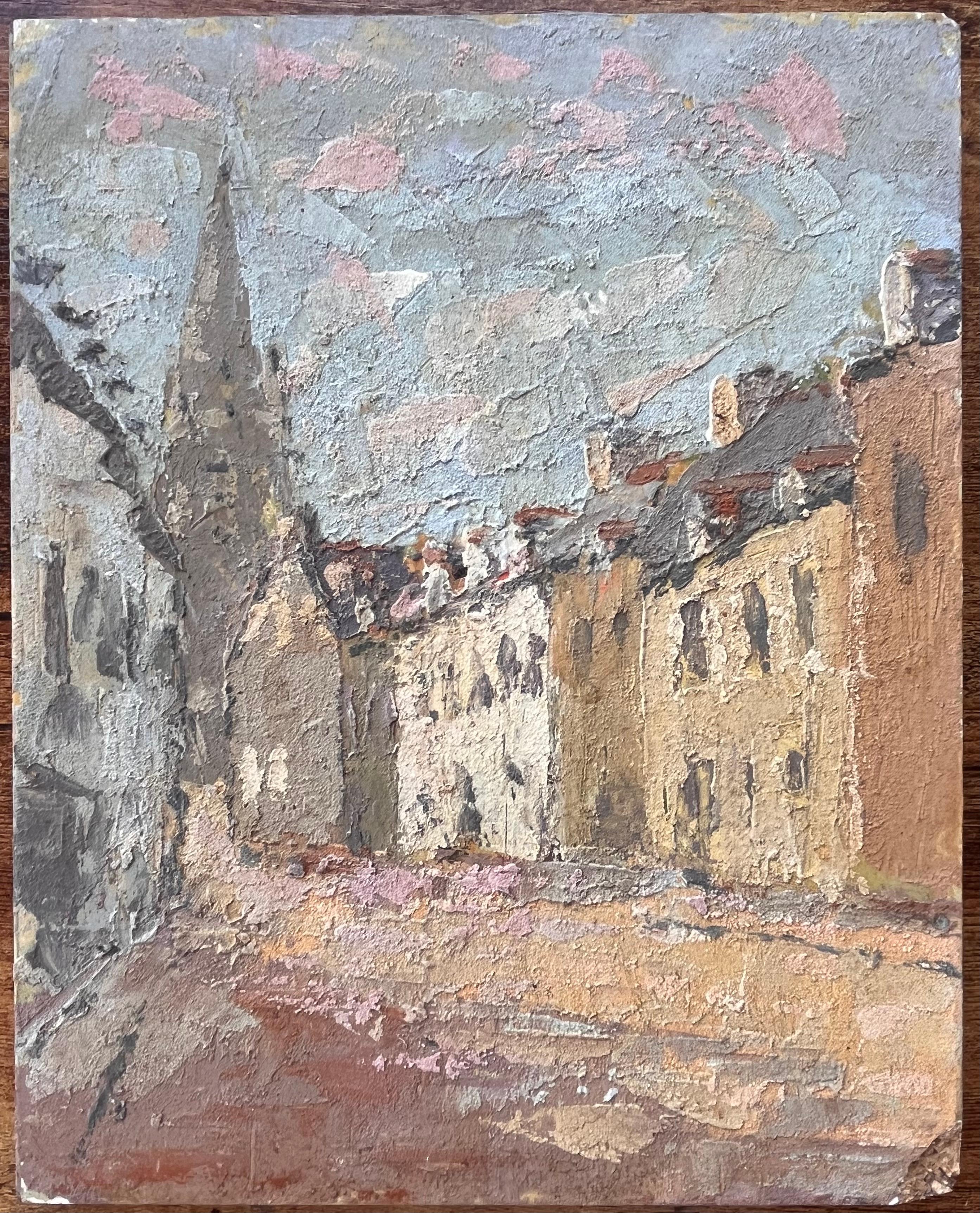 Scène de rue impressionniste texturée avec spirale d'église en lumière chaude d'après-midi - Painting de Fanch Lel
