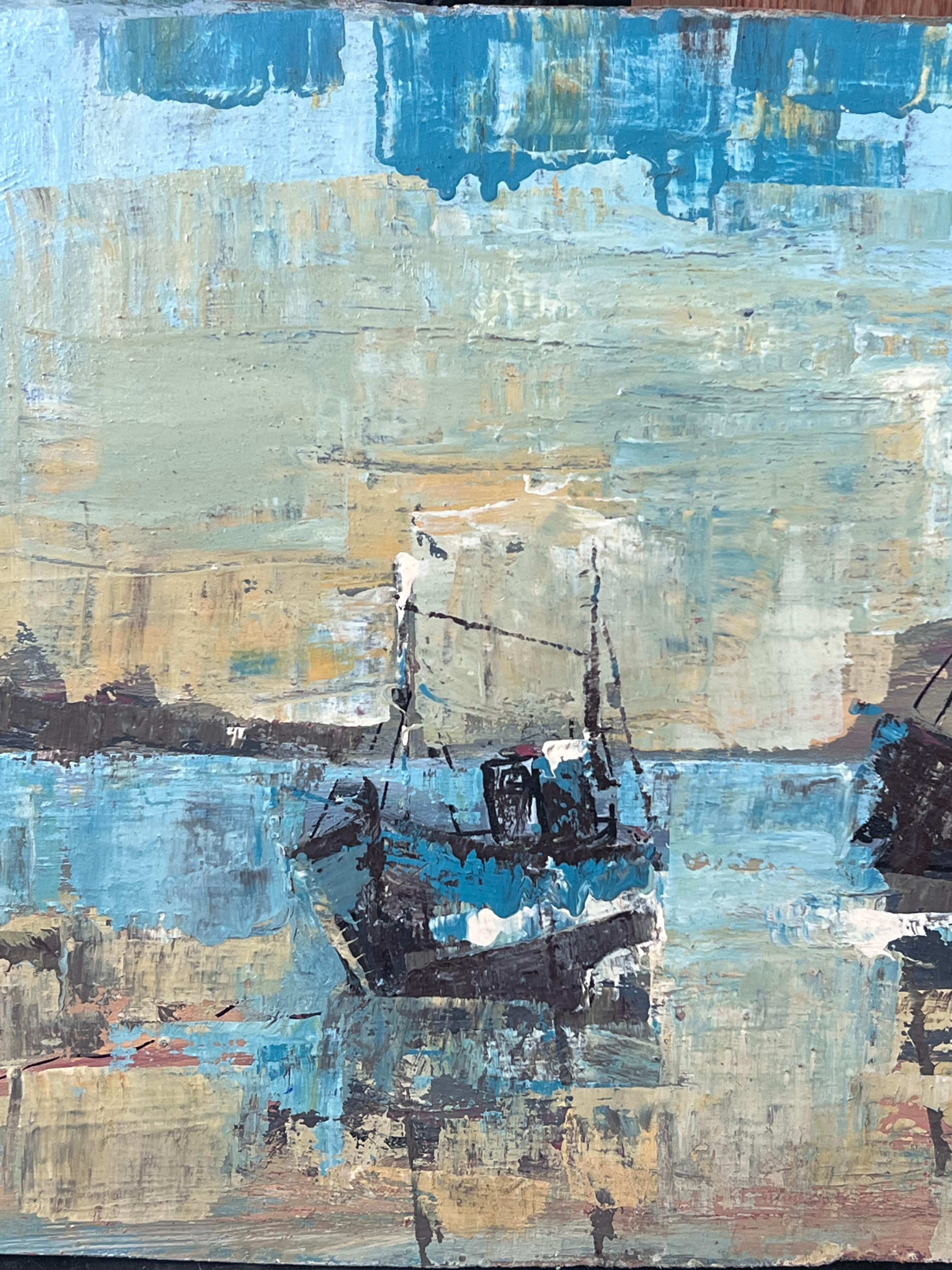 Deux bateaux en style abstrait bleu vif Baie de mer Paysage français Peinture à l'huile - Gris Landscape Painting par Fanch Lel