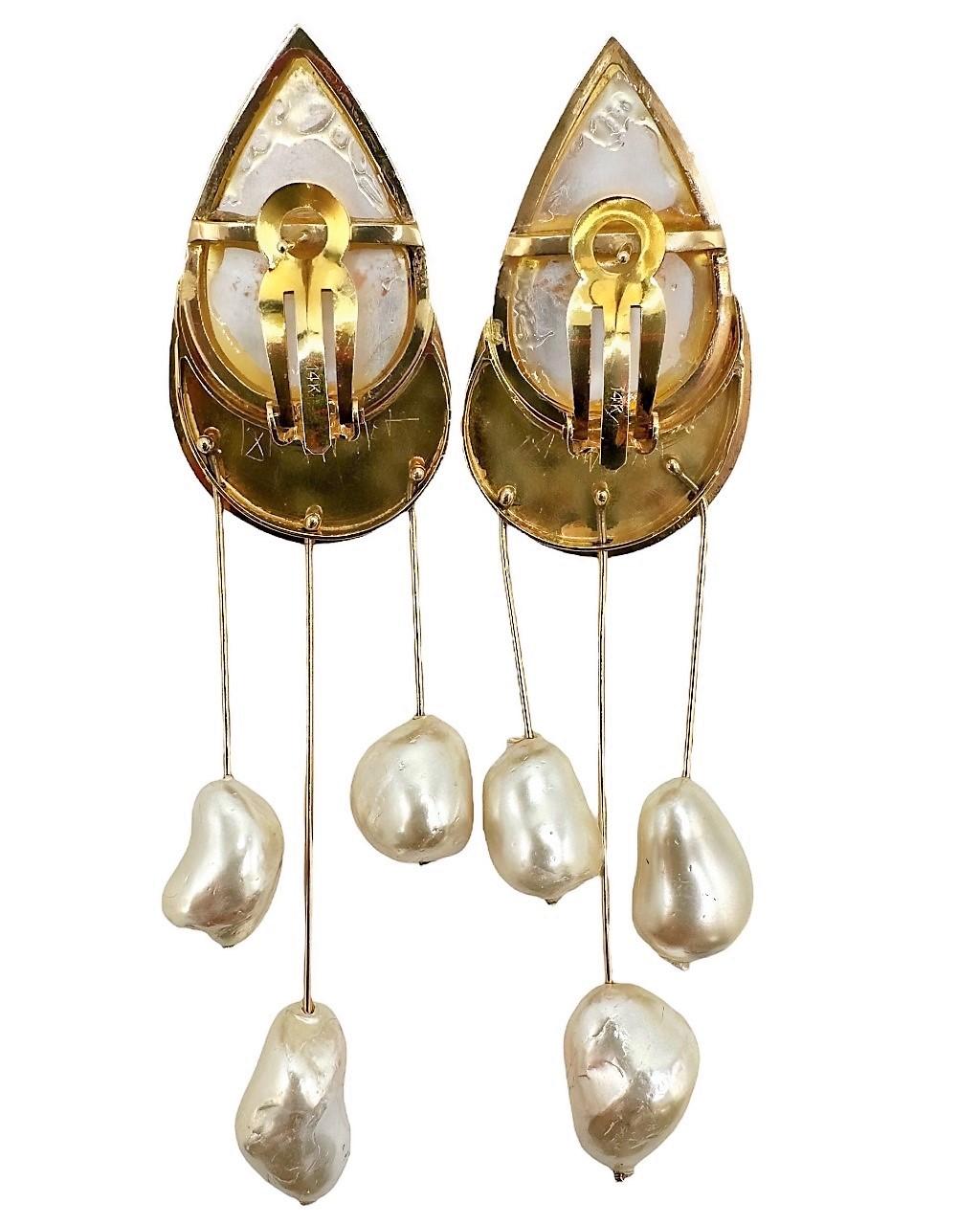 Fanciful Artisan Crafted 14k Gold Mabe Perle & Kunstperlen-Ohrringe 4 Zoll lang (Moderne) im Angebot