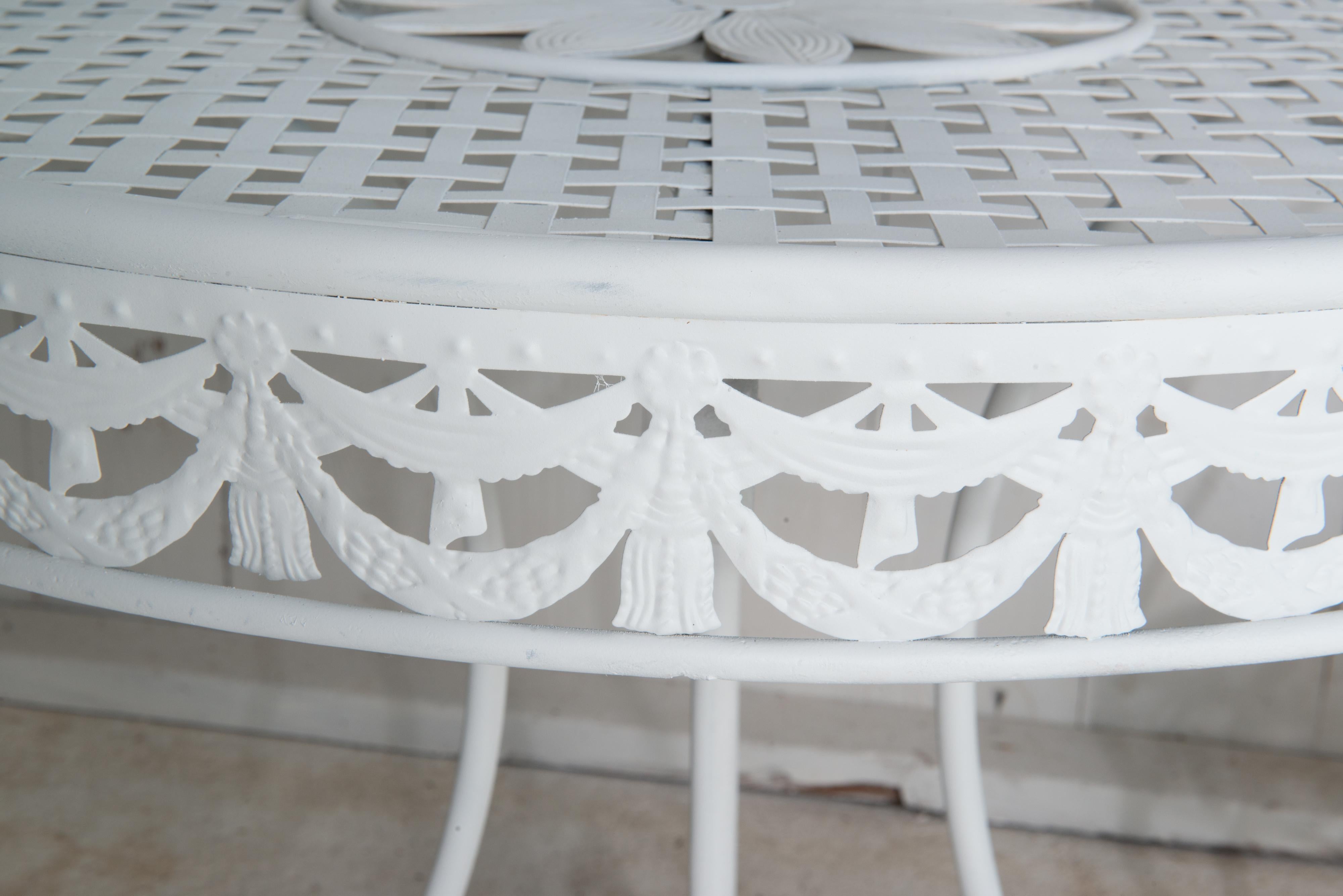 Fantástico conjunto de mesa y silla de hierro de los años 60 Hollywood Regency en venta 10