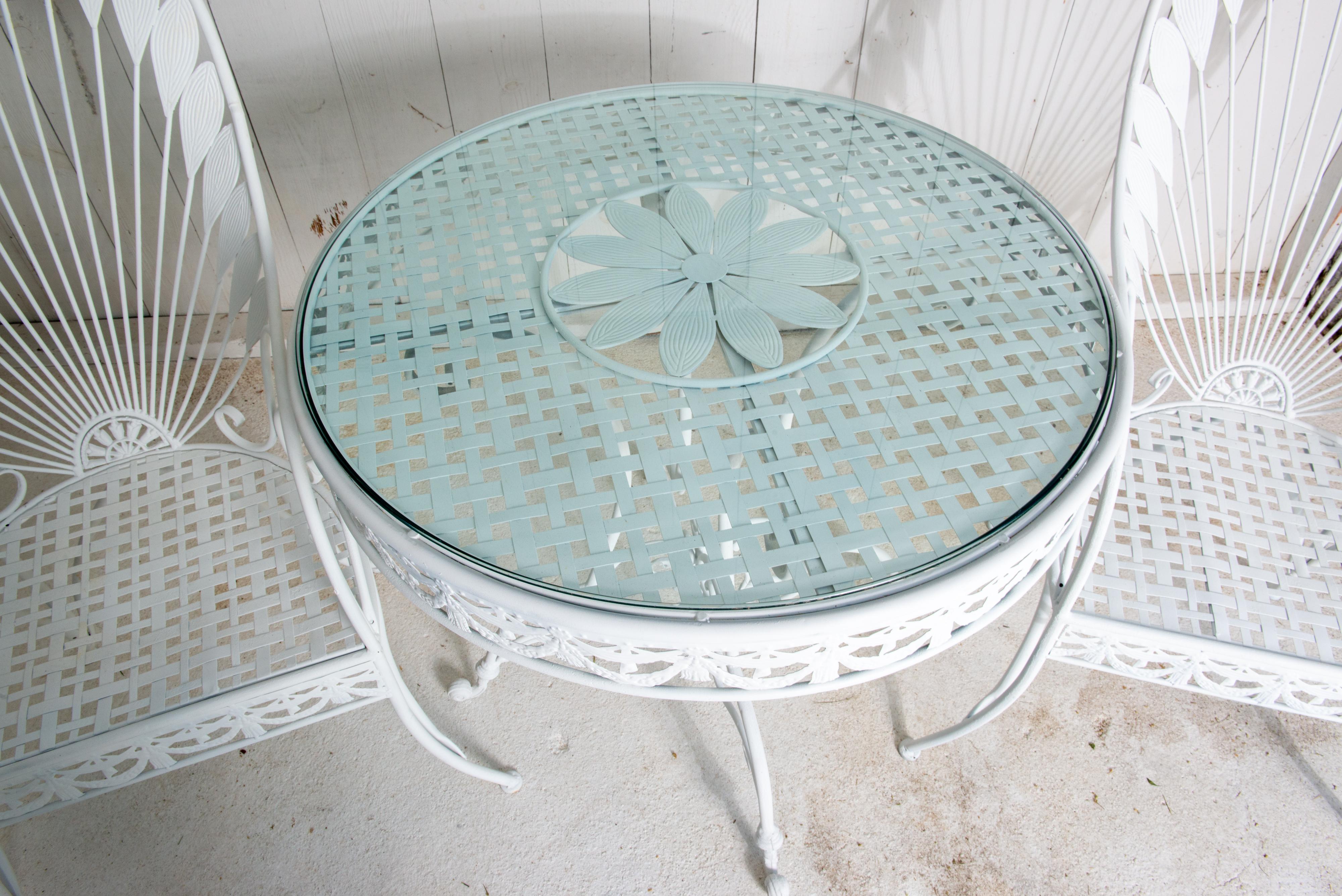 Fantástico conjunto de mesa y silla de hierro de los años 60 Hollywood Regency en venta 11