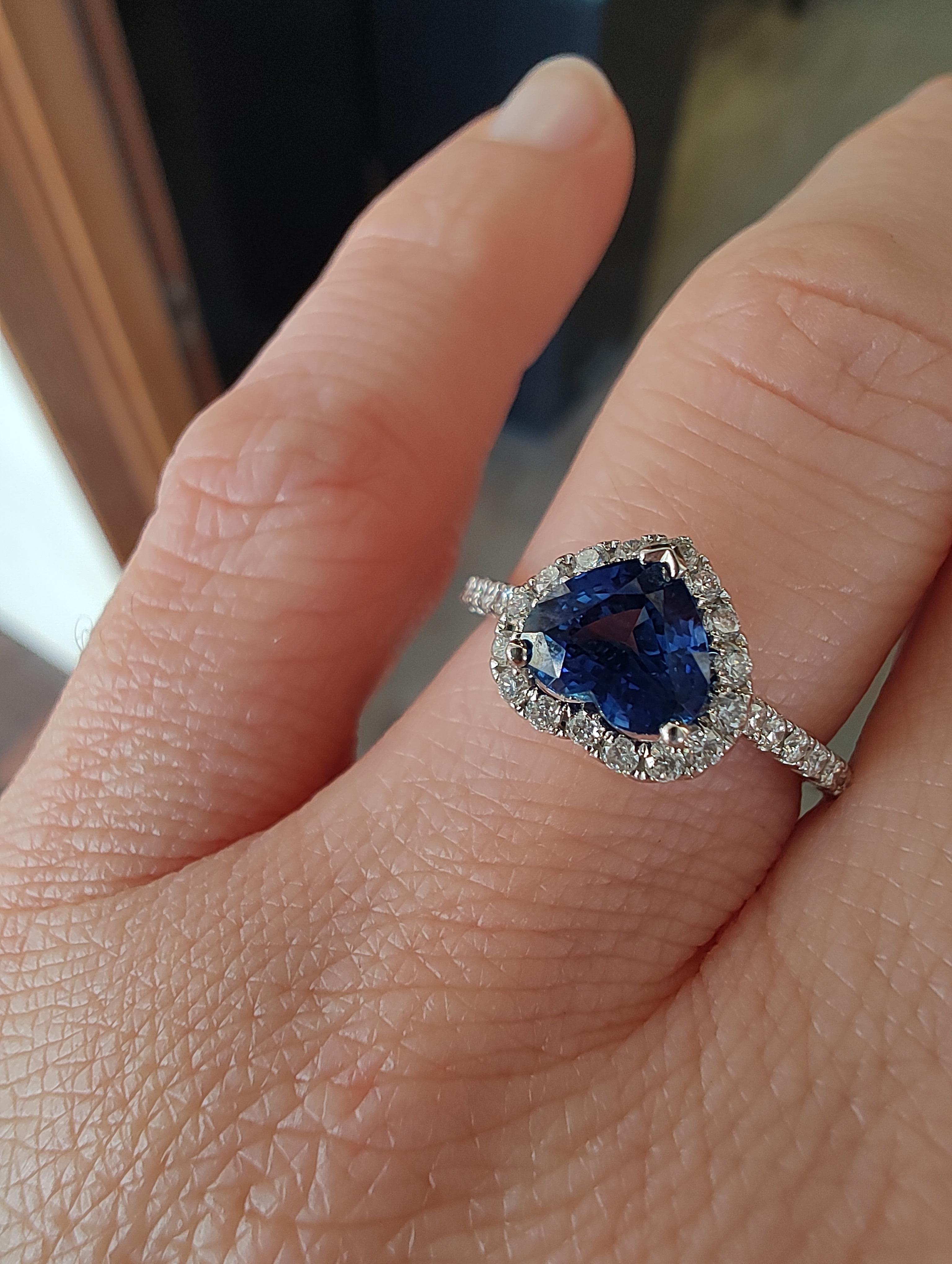 Contemporary Fancy 1.203ct Heart- Shaped Kashmir Blue Sapphire and Diamond Ring For Sale