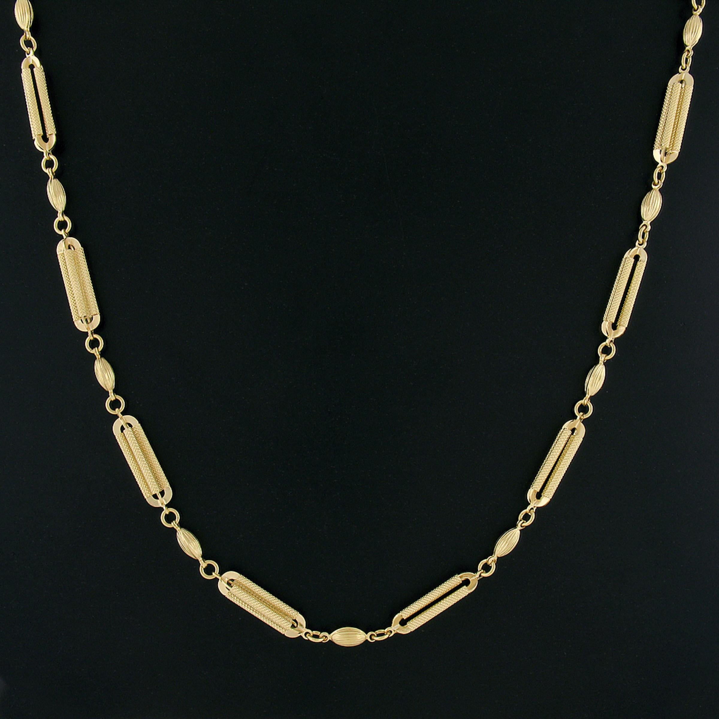 Lange Kette mit durchbrochenen, ovalen, strukturierten, durchbrochenen Gliedern, 14K Gold im Zustand „Hervorragend“ im Angebot in Montclair, NJ