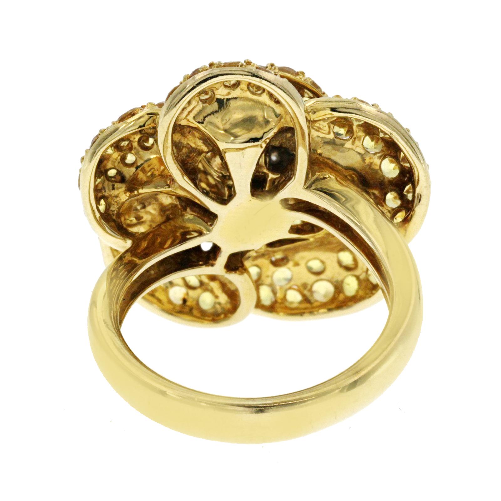 Fancy 14 Karat Yellow Gold 1.25 Carat Citrine 0.12 Diamond Flower Ring In Excellent Condition In Los Angeles, CA