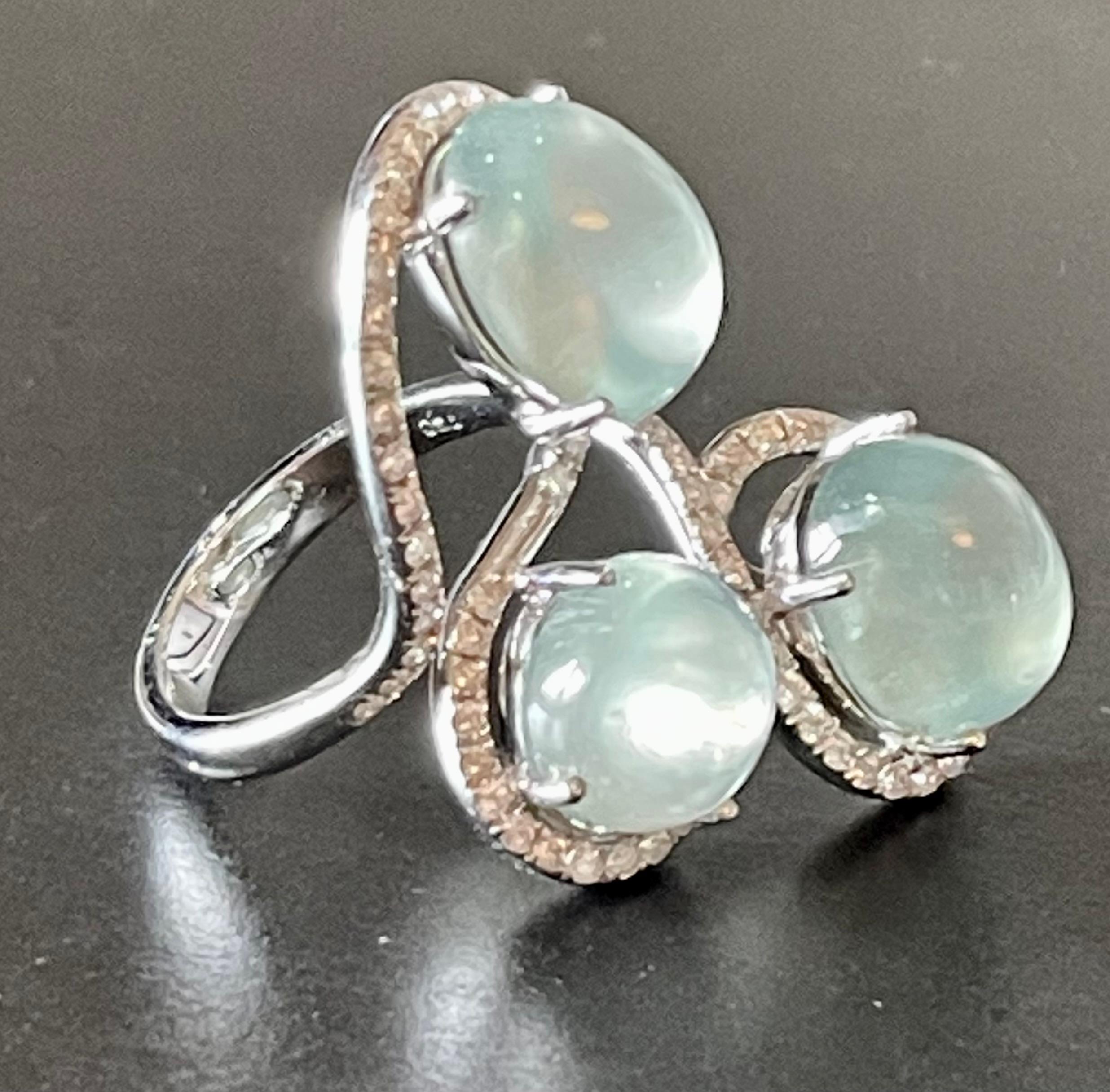 Fancy 18 K white Gold Ring with Prehnite Cabochons and Diamonds For Sale 6