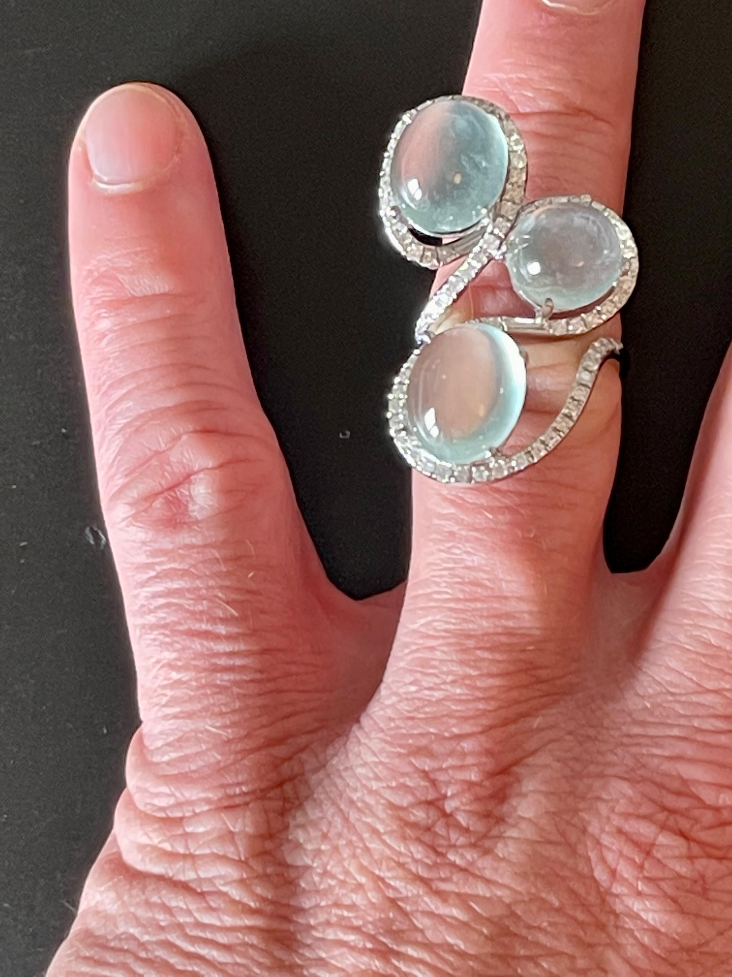 Fancy 18 K white Gold Ring with Prehnite Cabochons and Diamonds For Sale 7