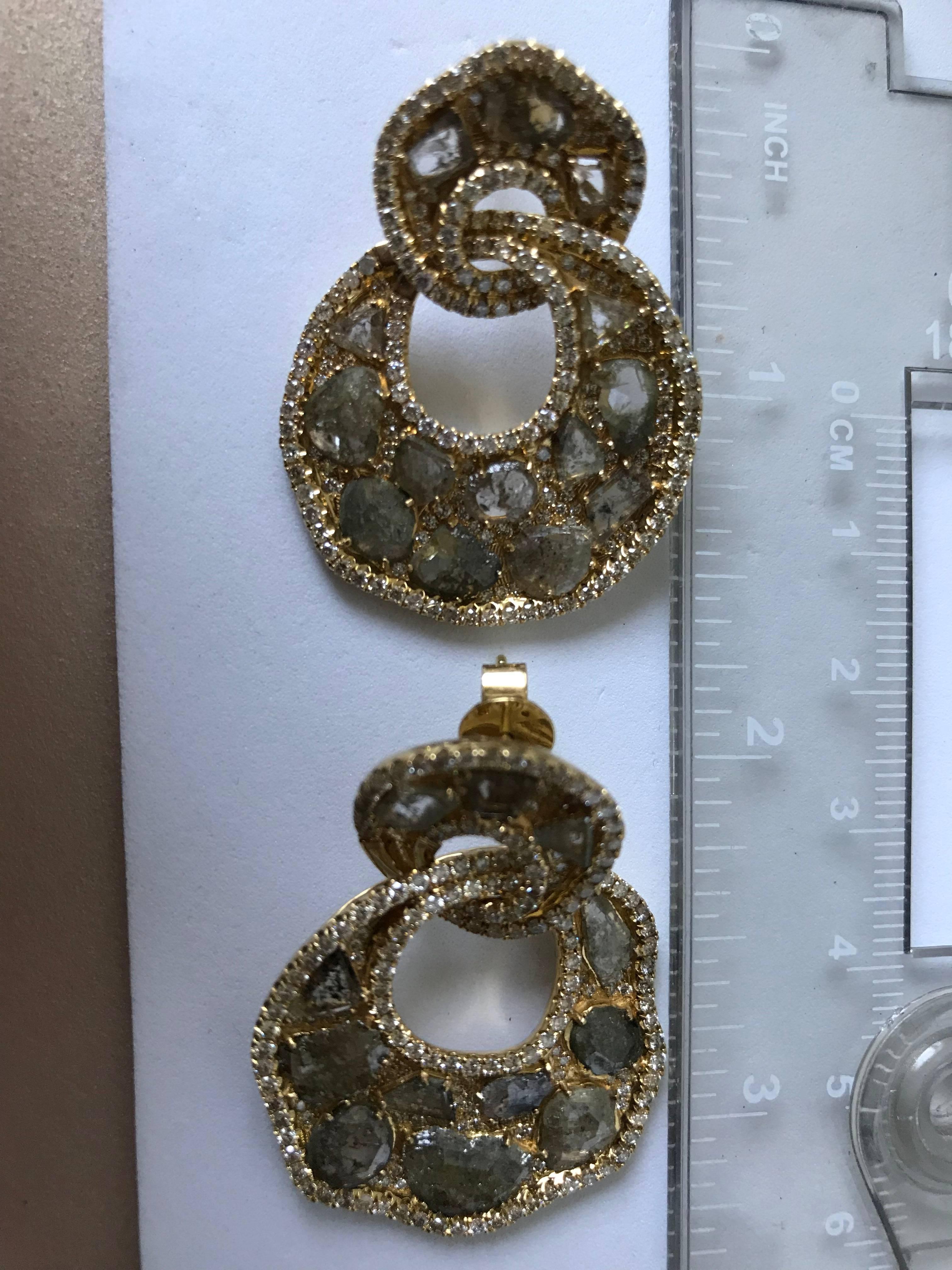 26 Flat Diamond 4.40 Cts, 398 White diam 18k Yellow Gold 23.21 Grams Earring For Sale 3