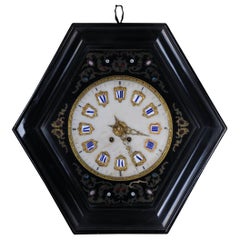 Horloge murale ancienne de style fantaisie, vers 1850