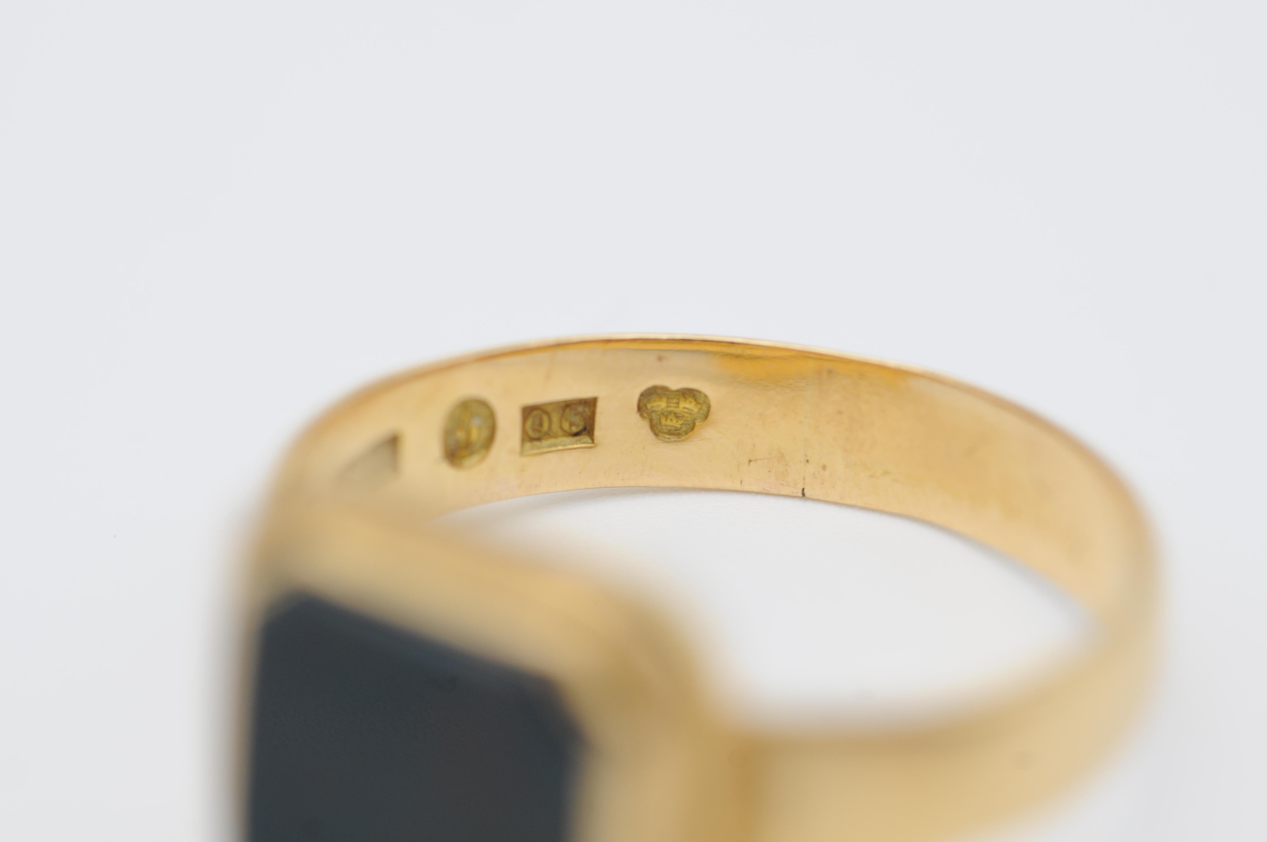 Fancy Australian Black Opal Ring 18K Yellow Gold 6