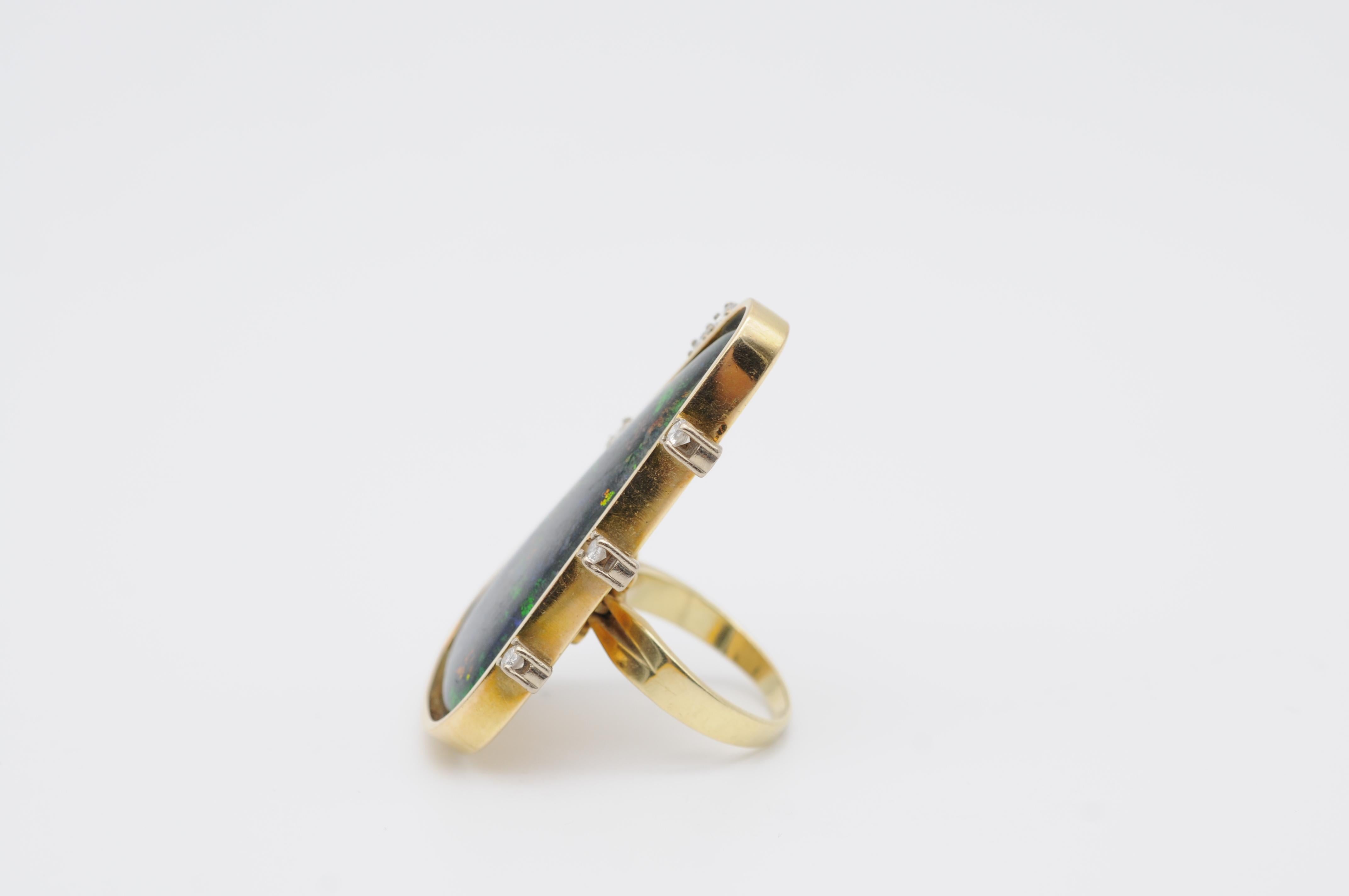Fancy Australian Black Opal Ring with Brilliants, 14k Yellow Gold In Good Condition In Berlin, BE
