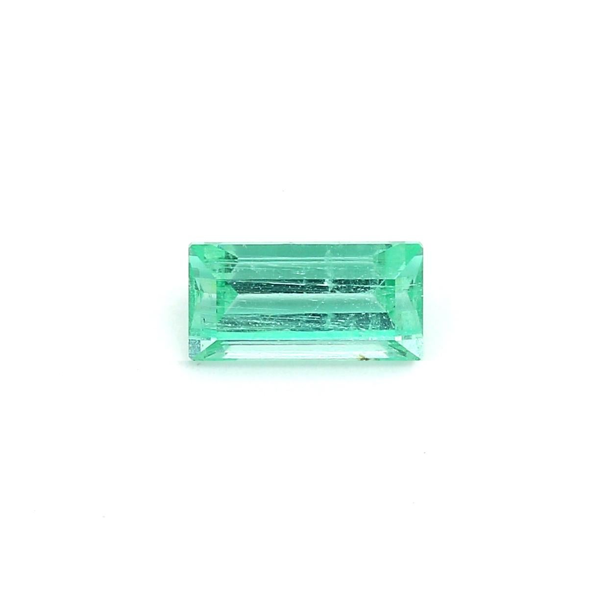 An amazing Russian Emerald which allows jewelers to create a unique piece of wearable art.
This exceptional quality gemstone would make a custom-made jewelry design. Perfect for a Ring or Pendant.

Shape - Baguette
Weight - 1.19 ct
Treatment -