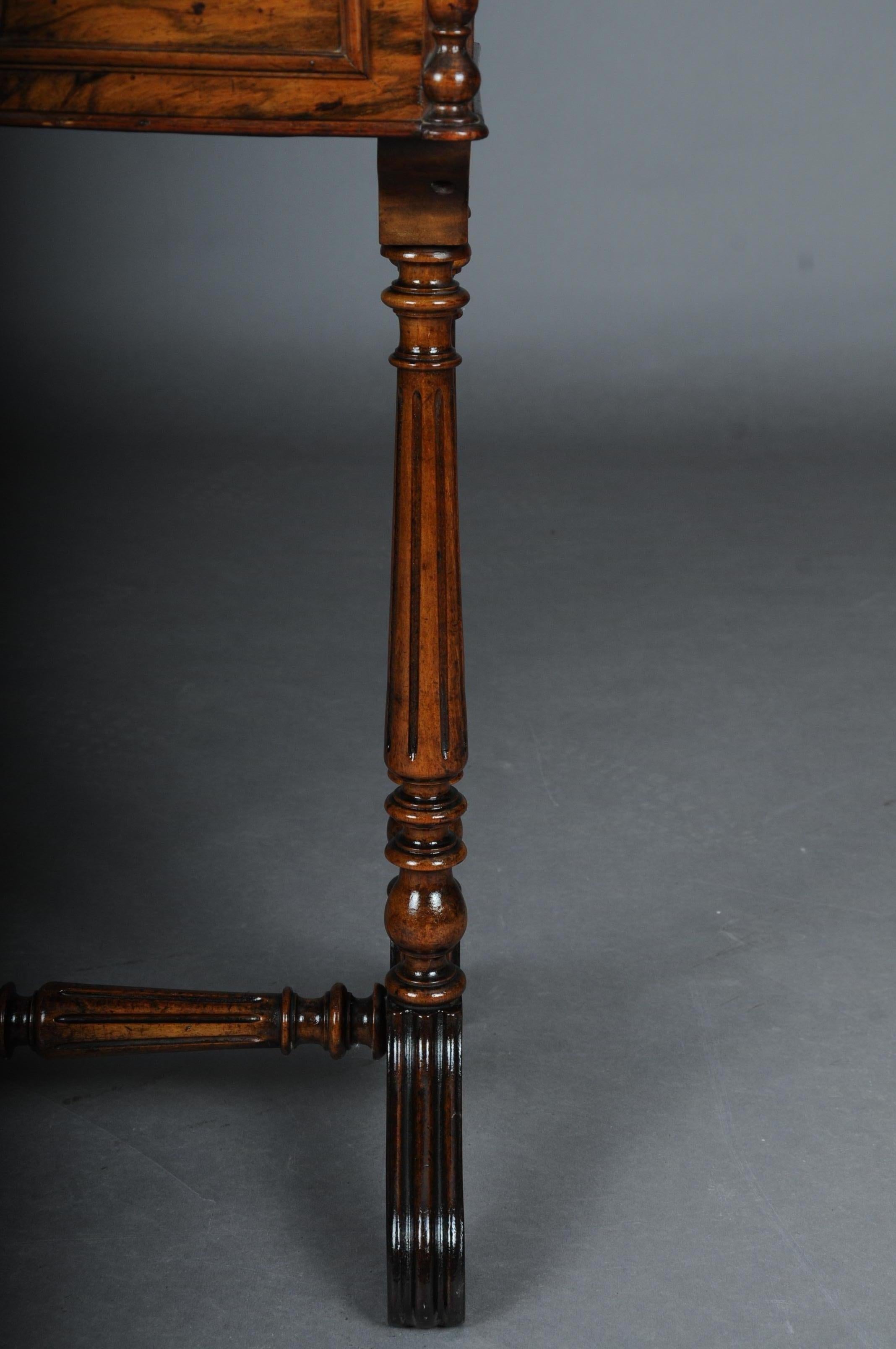 Table de couture / Table d'appoint Biedermeier vers 1850 Noyer en vente 1