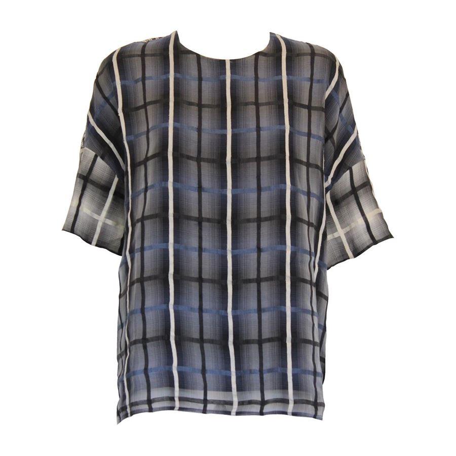 Mixed textile Sqaure and stripes mix pattern Grey and blue Round neck Short sleeve Total length (shoulder/hem) cm 55 (21.6 inches) Shoulders cm 70 (27.5 inches) Over fit
