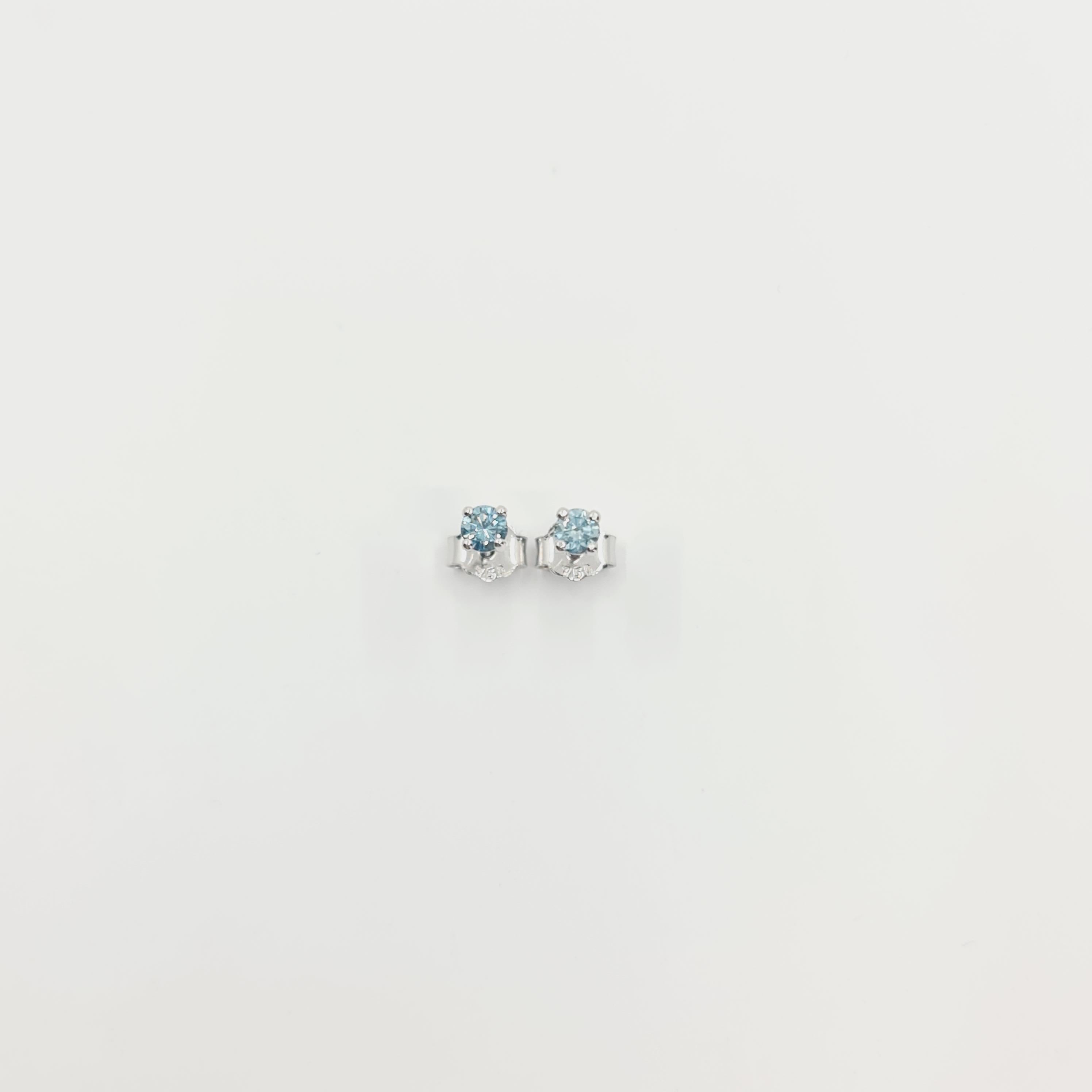 Ohrringe mit ausgefallenen blauen Diamanten 0,24 Karat Ausgefallenes intensives Blau/VS 18k Gold (Moderne) im Angebot