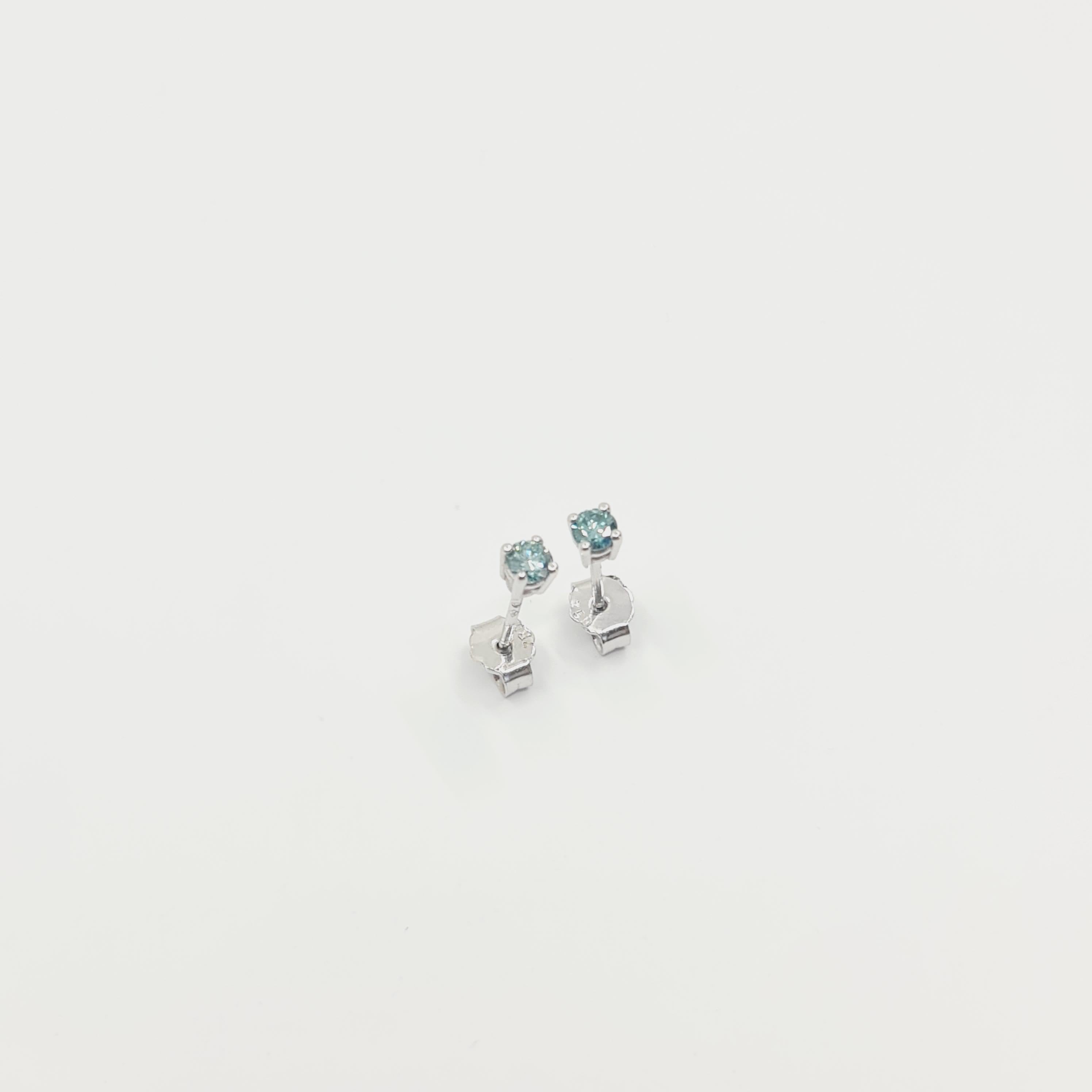 Brilliant Cut Fancy Blue-Green Diamond Earrings 0.27 Ct Fancy Intense Blue-Green/VS 18k Gold For Sale