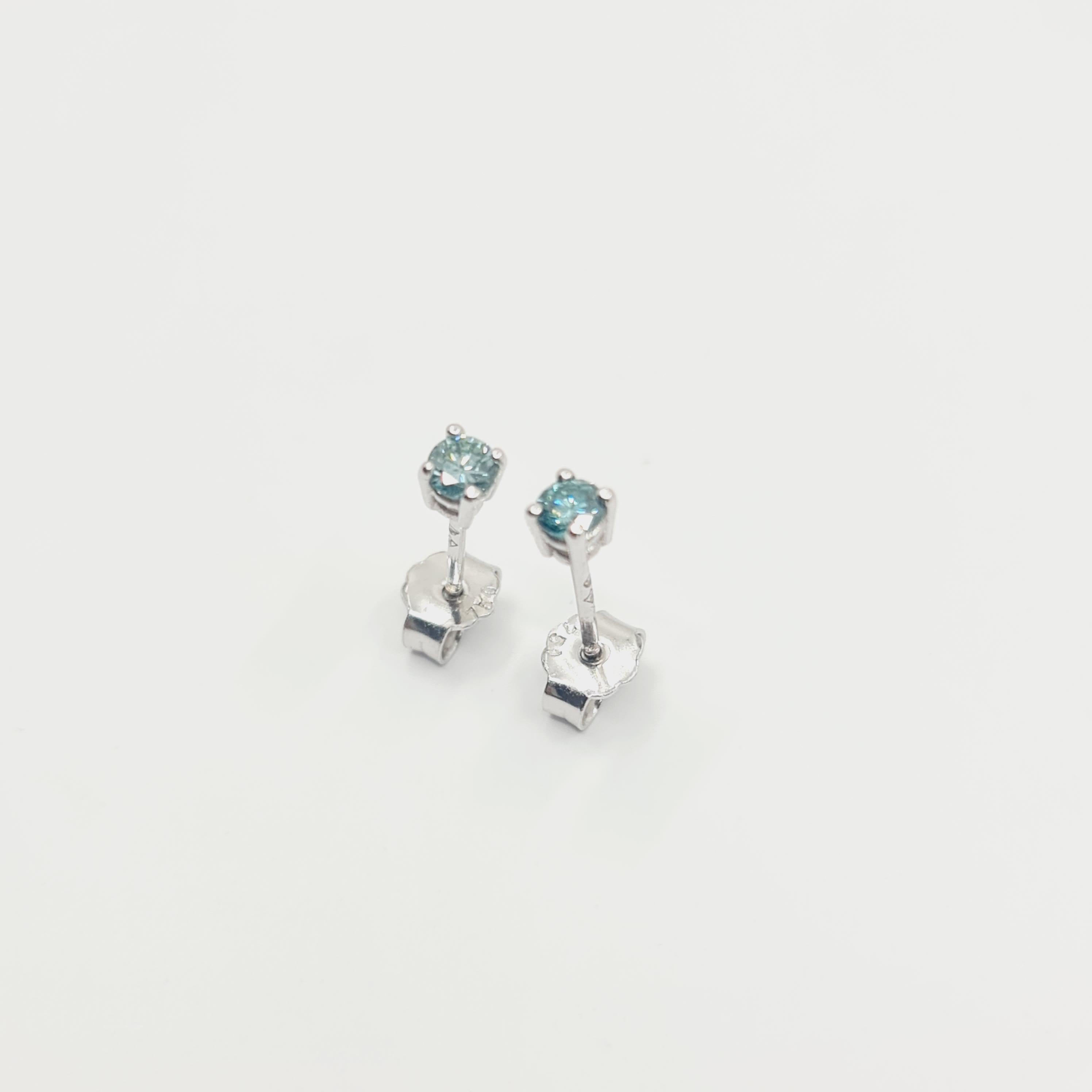 Fancy Blue-Green Diamond Earrings 0.27 Ct Fancy Intense Blue-Green/VS 18k Gold In New Condition For Sale In Darmstadt, DE