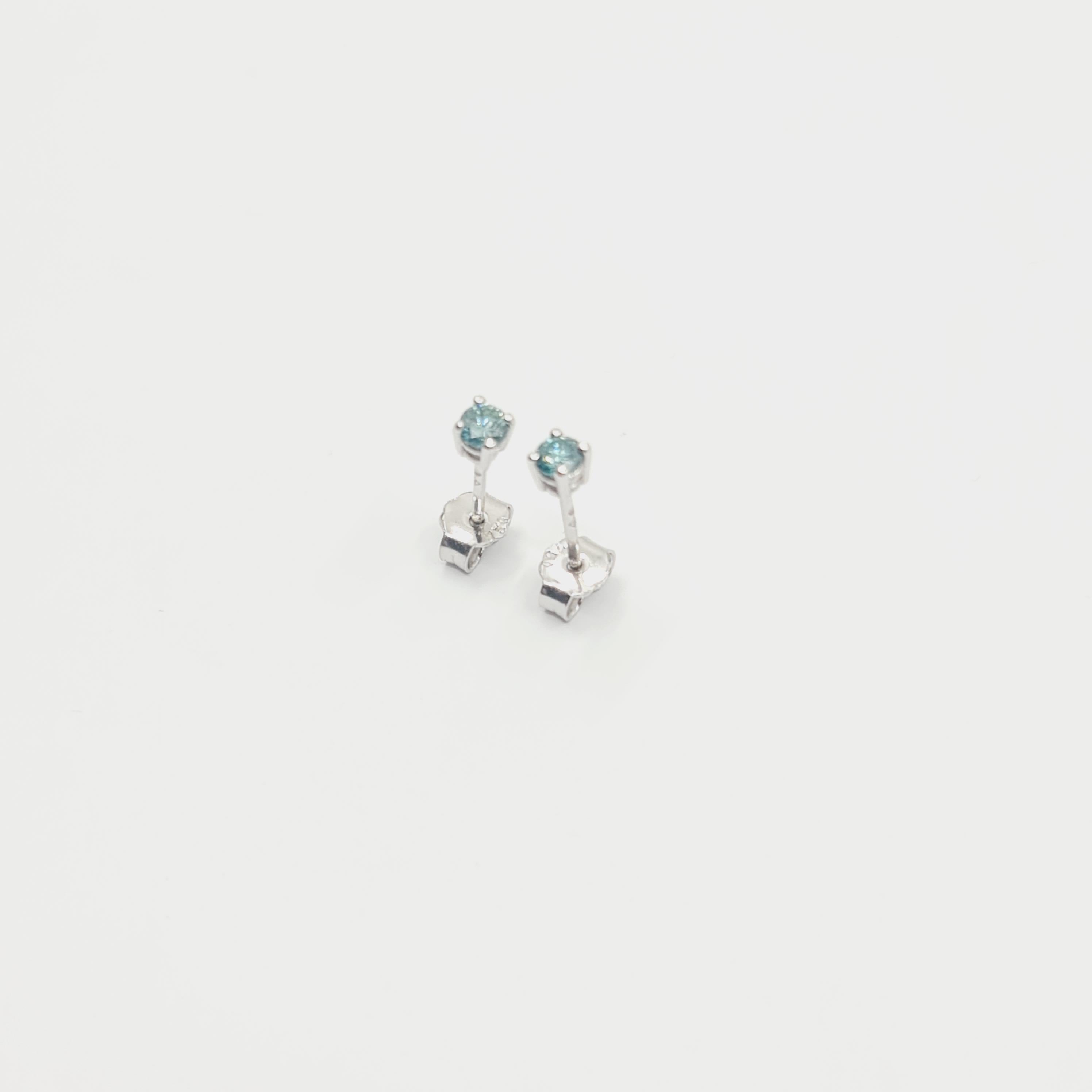 Women's Fancy Blue-Green Diamond Earrings 0.27 Ct Fancy Intense Blue-Green/VS 18k Gold For Sale