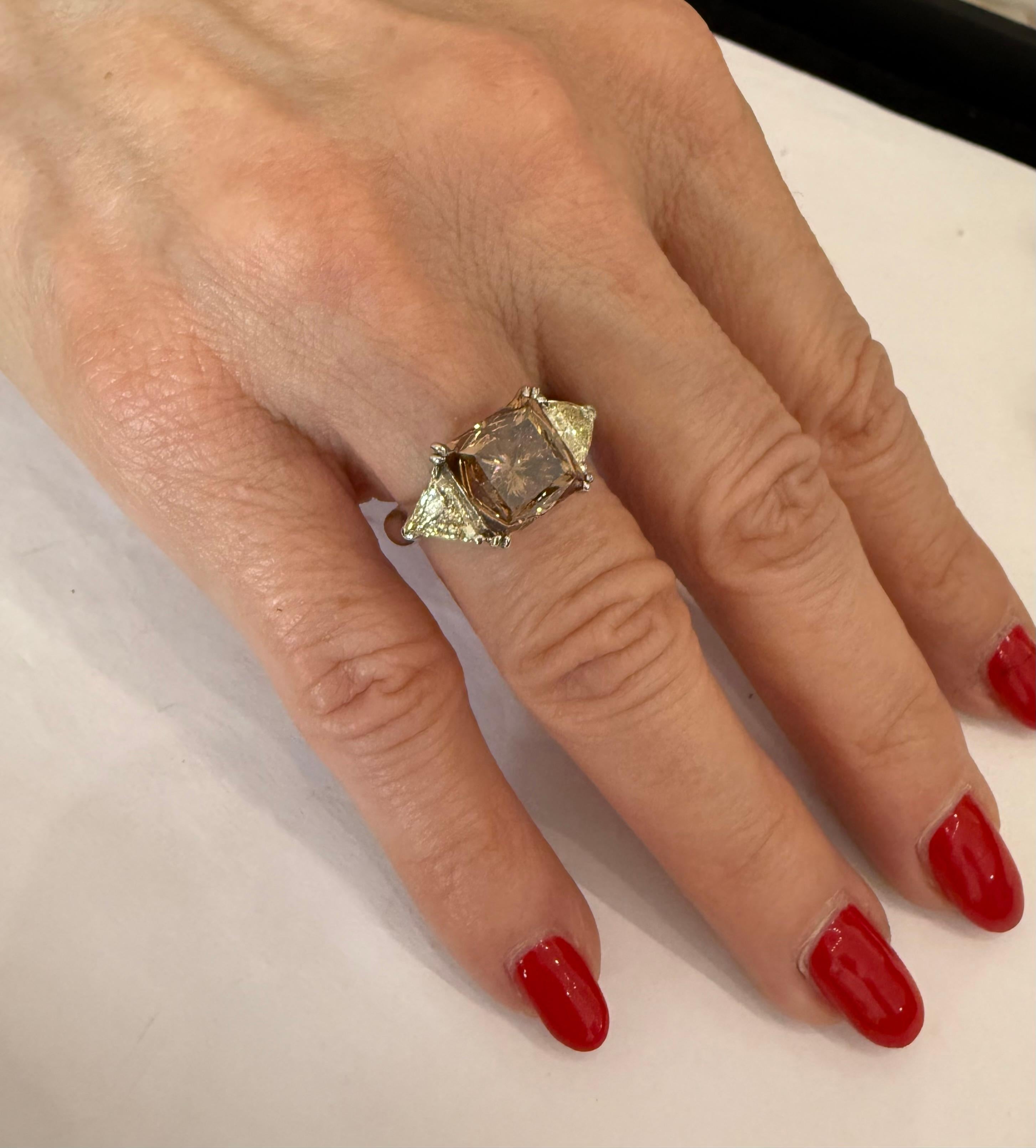 Fancy brown 6.123 ct Princess Cut Diamond with Trillion Diamond in Platinum For Sale 5