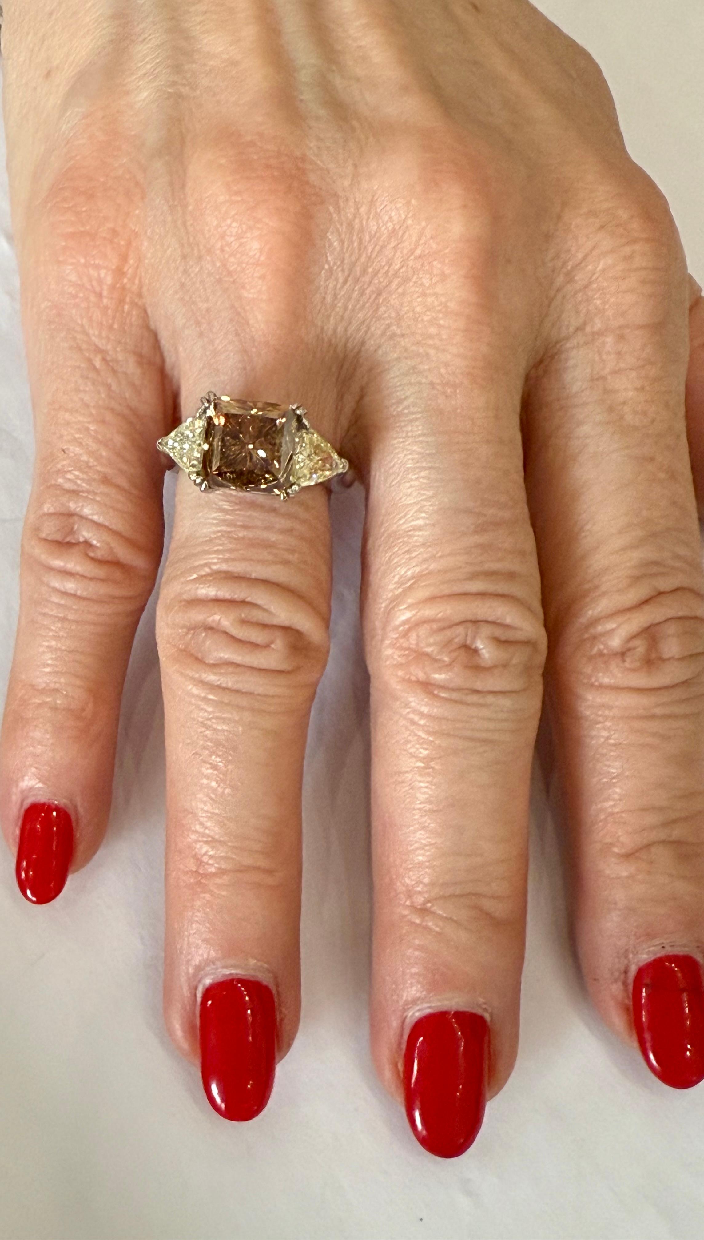 Fancy brown 6.123 ct Princess Cut Diamond with Trillion Diamond in Platinum For Sale 1